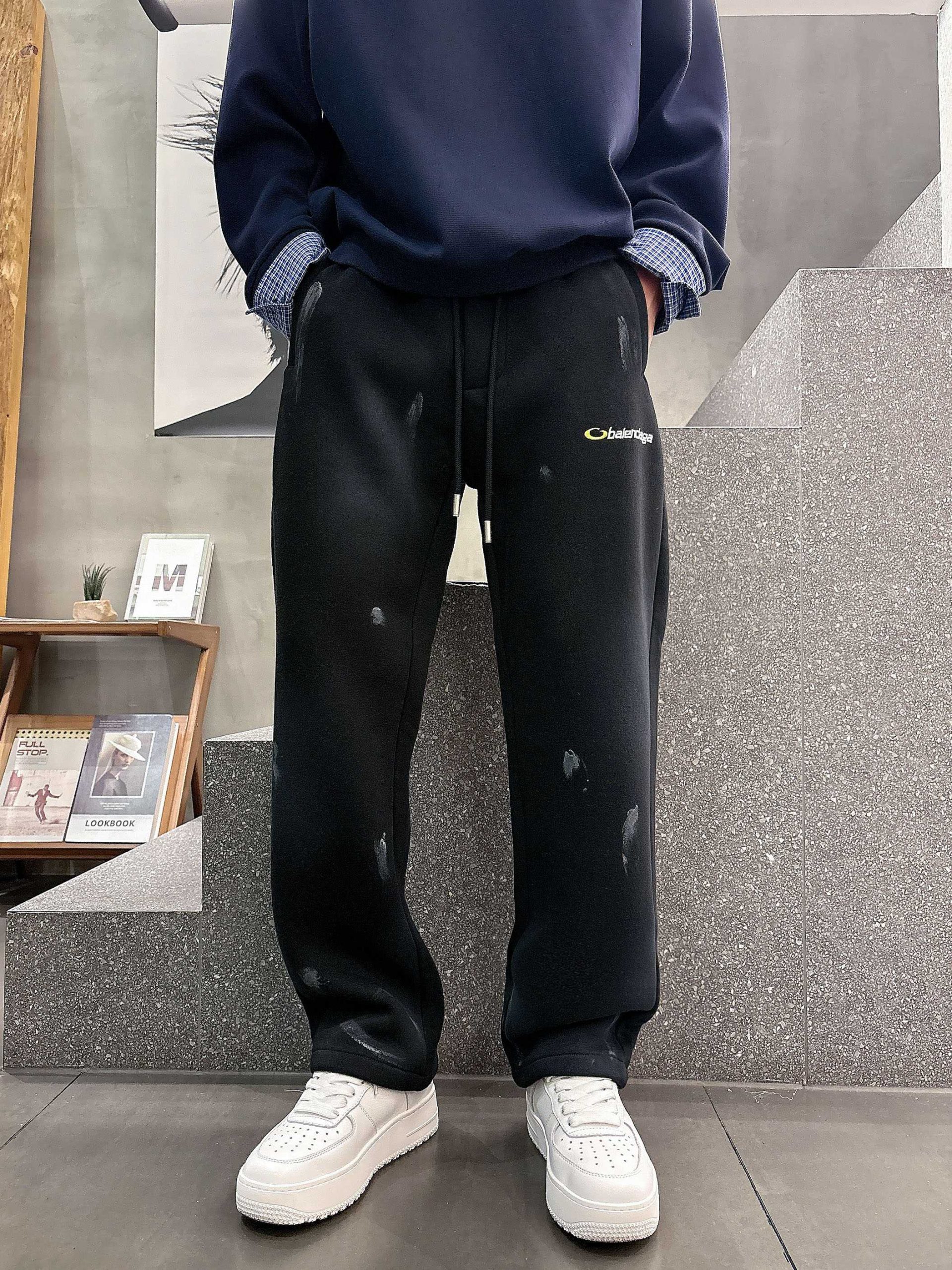 Balenciaga 高仿男士水洗刷破運動褲 潮流寬鬆直筒設計款| 12 Balenciaga 高仿男士水洗刷破運動褲 潮流寬鬆直筒設計款