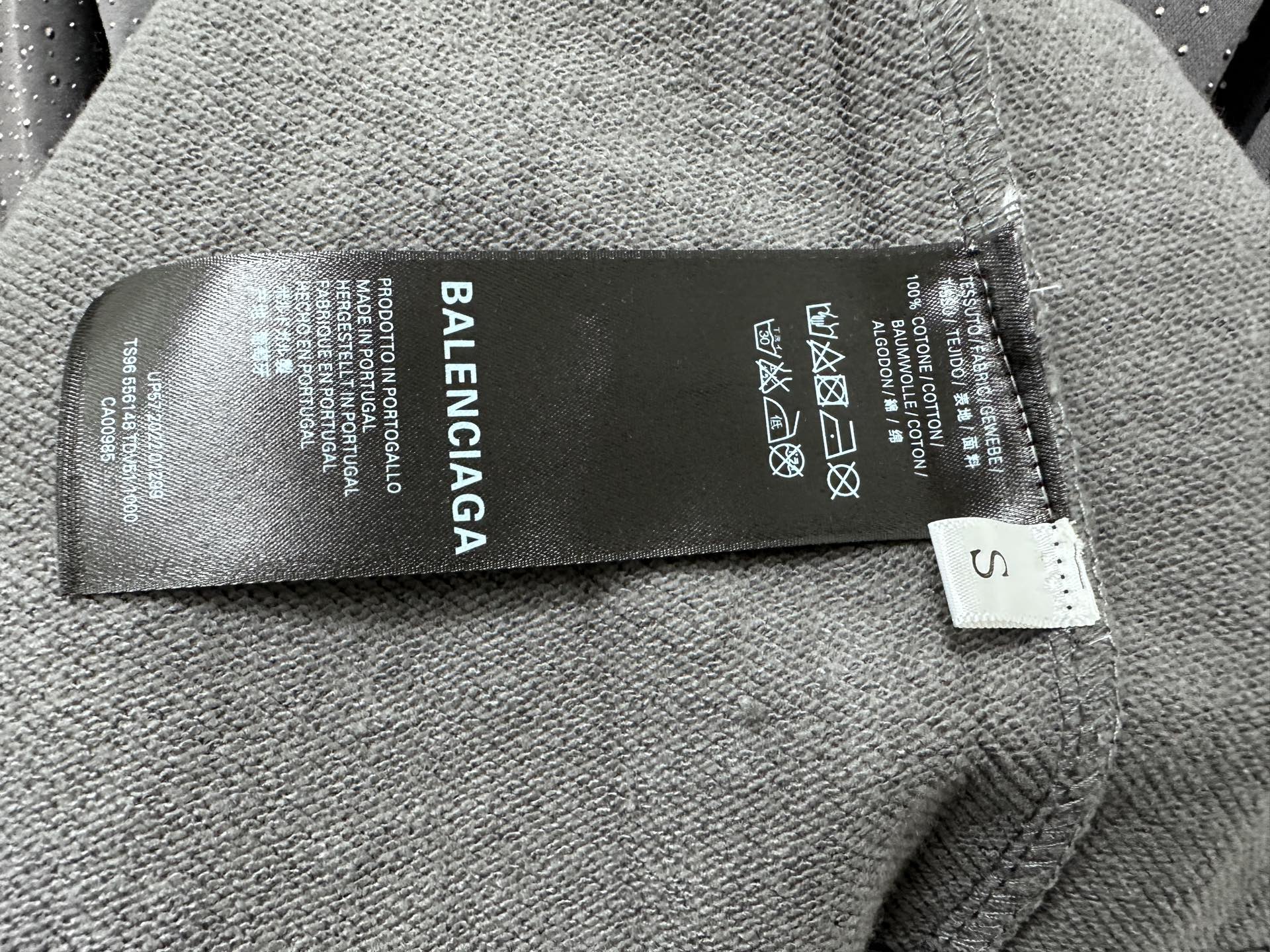 Balenciaga高仿男士連帽衛衣灰色款 滿版水鑽設計質感升級| 12 Balenciaga高仿男士連帽衛衣灰色款 滿版水鑽設計質感升級