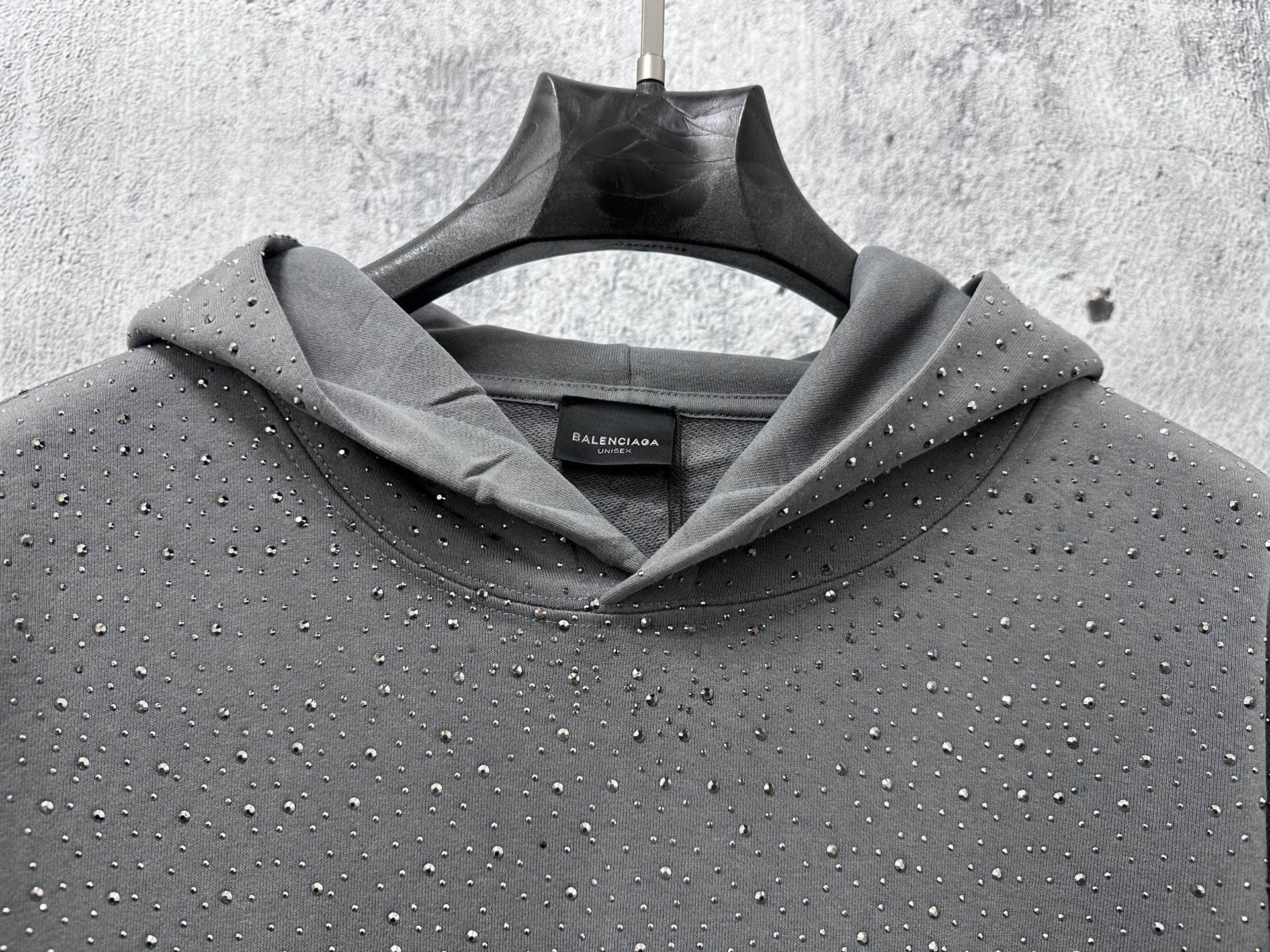 Balenciaga高仿男士連帽衛衣灰色款 滿版水鑽設計質感升級| 9 Balenciaga高仿男士連帽衛衣灰色款 滿版水鑽設計質感升級