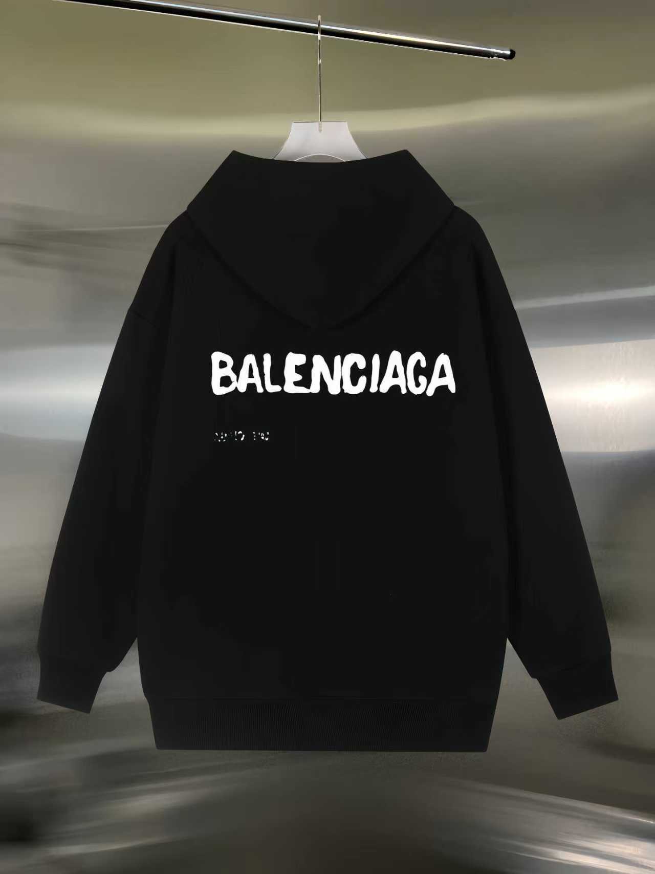 Balenciaga A貨男士黑色帽T 潮流字母刷舊印花設計款| 11 Balenciaga A貨男士黑色帽T 潮流字母刷舊印花設計款