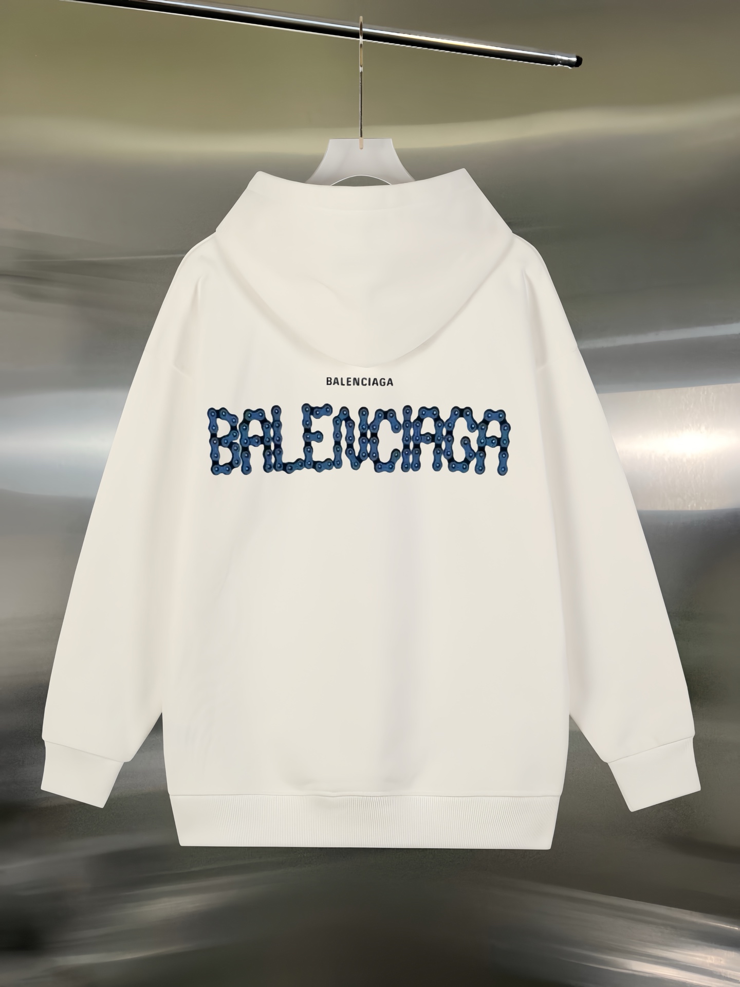 Balenciaga A貨白色帽T 左胸BB鍊條浮雕立體Logo 極簡細節感| 11 Balenciaga A貨白色帽T 左胸BB鍊條浮雕立體Logo 極簡細節感