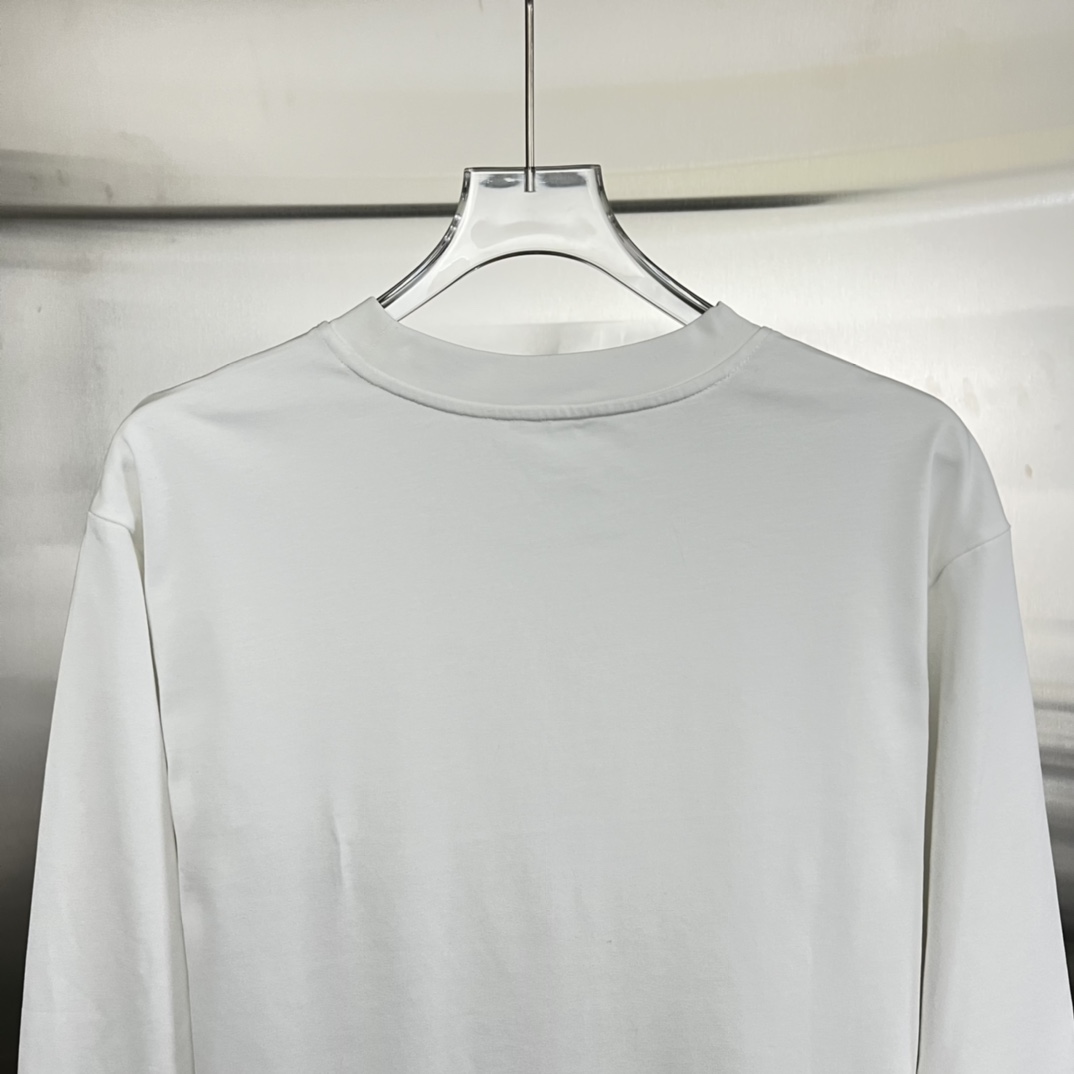Balenciaga高仿長袖T恤 白色圓形標誌設計 潮感滿分百搭單品| 12 Balenciaga高仿長袖T恤 白色圓形標誌設計 潮感滿分百搭單品