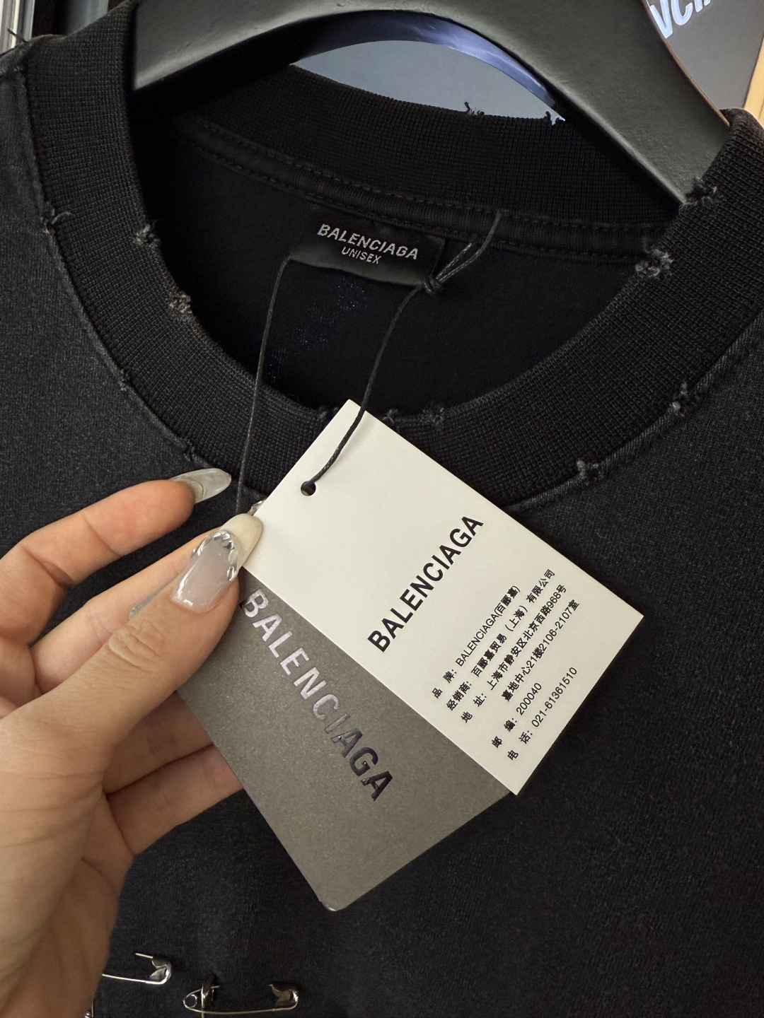 Balenciaga高仿男士短袖T恤安全別針拼字設計潮流款| 8 Balenciaga高仿男士短袖T恤安全別針拼字設計潮流款