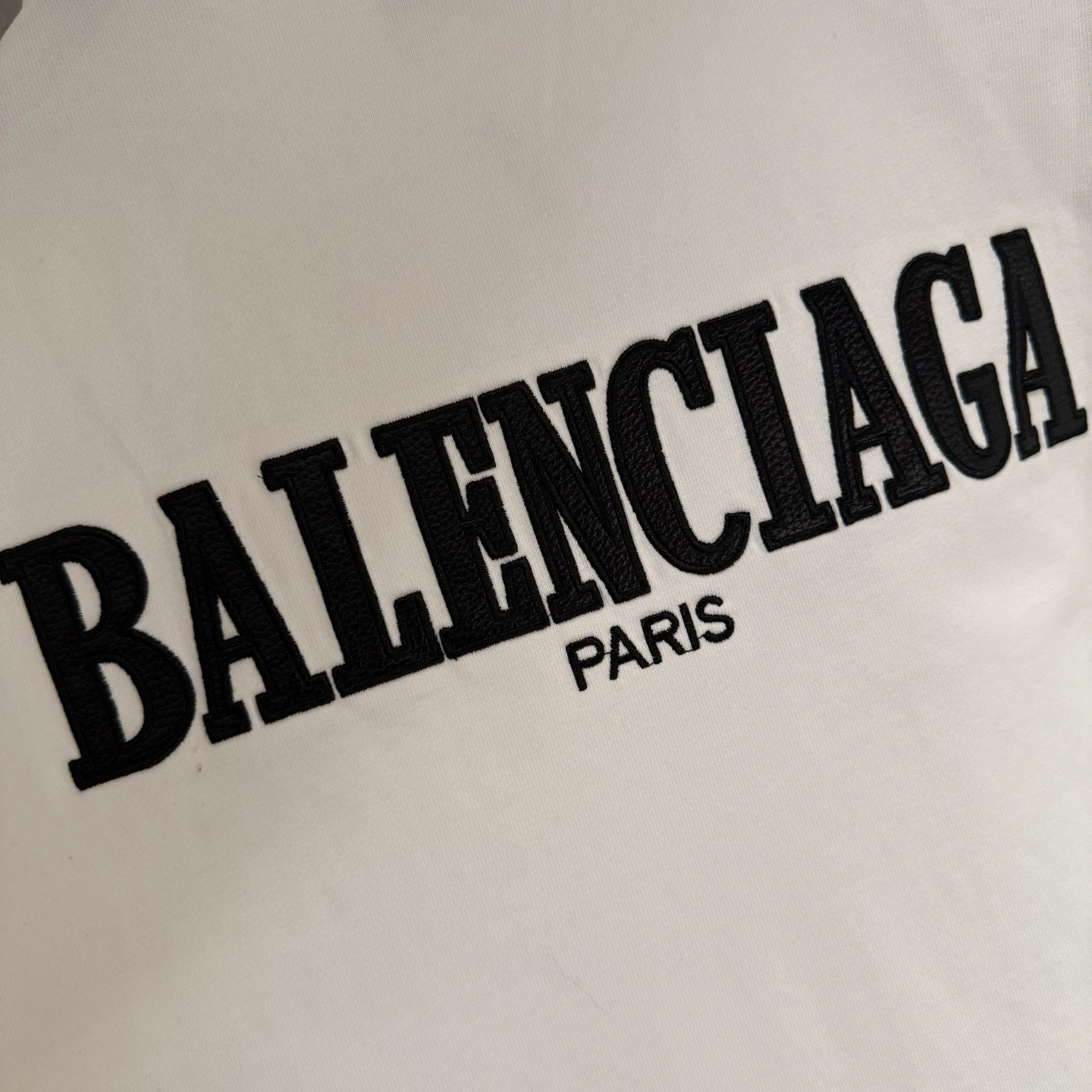BalenciagaA貨男士白色長袖T恤極簡Logo設計百搭實穿款| 9 BalenciagaA貨男士白色長袖T恤極簡Logo設計百搭實穿款
