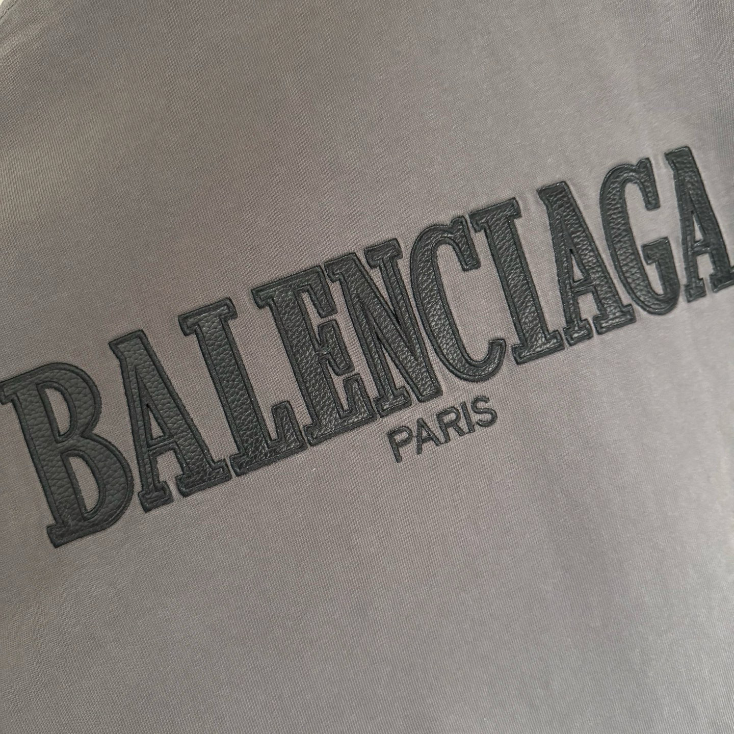 Balenciaga高仿男士長袖T恤水洗灰極簡Logo設計日系風格款| 9 Balenciaga高仿男士長袖T恤水洗灰極簡Logo設計日系風格款