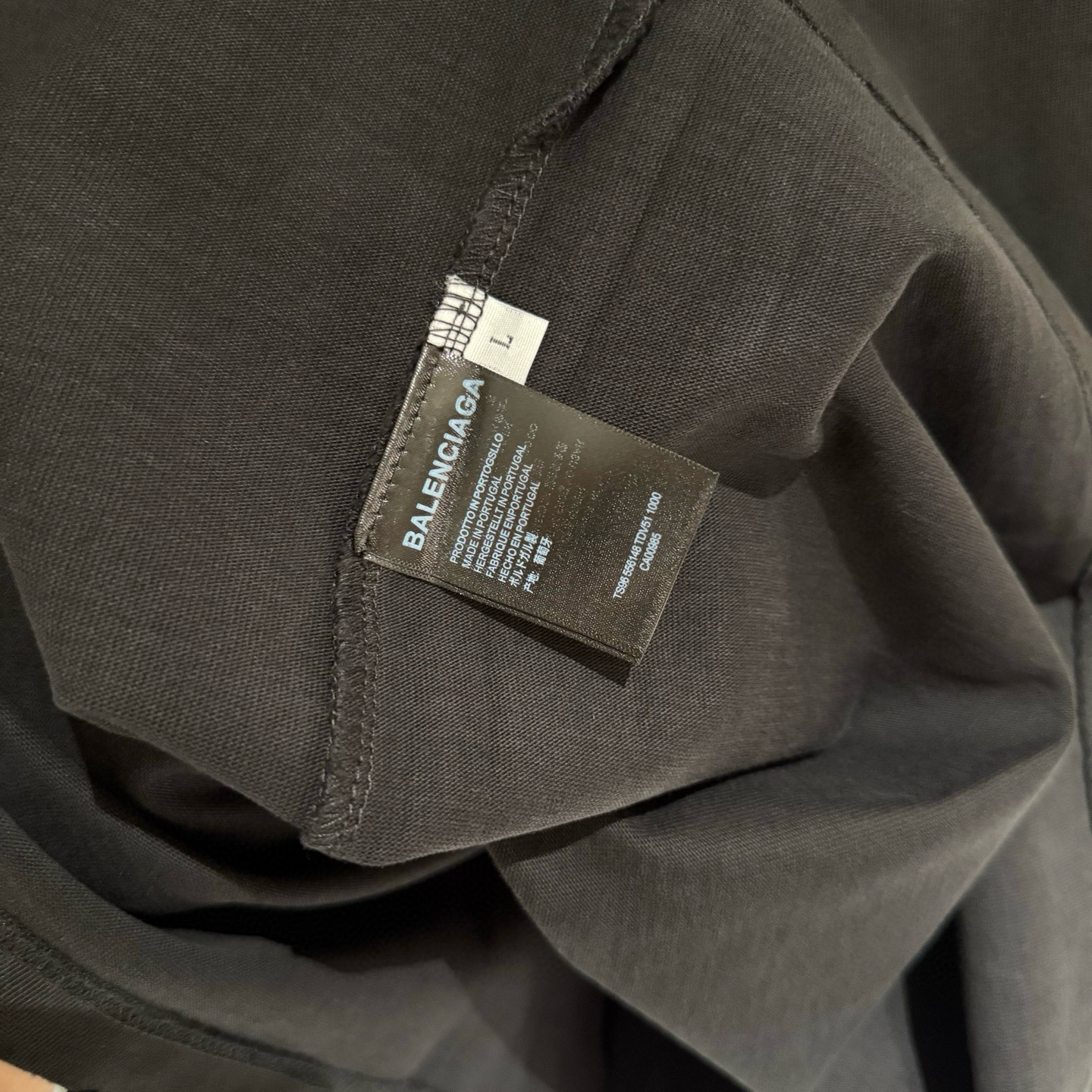 Balenciaga一比一男士黑色長袖T恤立體Logo設計簡潔實穿款| 8 Balenciaga一比一男士黑色長袖T恤立體Logo設計簡潔實穿款