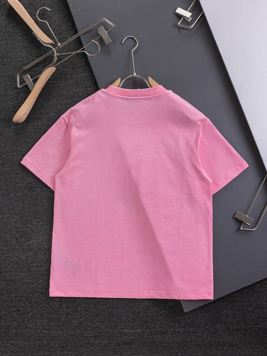 BalenciagaA貨女款短袖T恤粉色艾菲爾塔印花法式浪漫感| 13 BalenciagaA貨女款短袖T恤粉色艾菲爾塔印花法式浪漫感