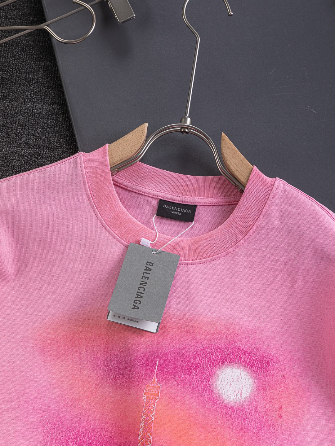 BalenciagaA貨女款短袖T恤粉色艾菲爾塔印花法式浪漫感| 11 BalenciagaA貨女款短袖T恤粉色艾菲爾塔印花法式浪漫感