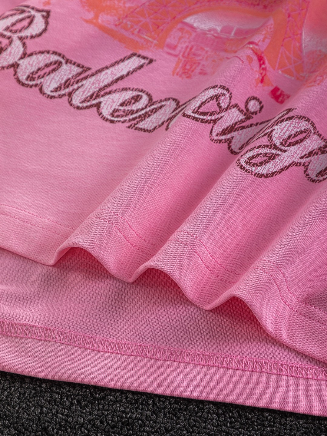 BalenciagaA貨女款短袖T恤粉色艾菲爾塔印花法式浪漫感| 7 BalenciagaA貨女款短袖T恤粉色艾菲爾塔印花法式浪漫感
