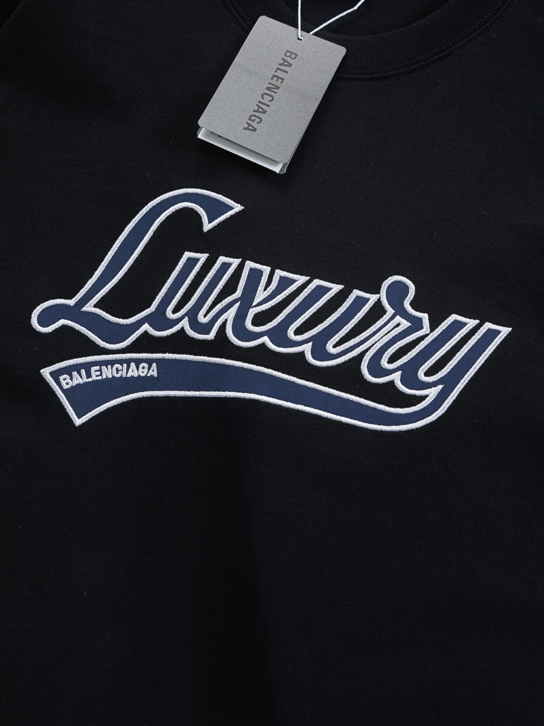 Balenciaga原單黑色短袖T恤Luxury刺繡字樣美式復古風格| 10 Balenciaga原單黑色短袖T恤Luxury刺繡字樣美式復古風格