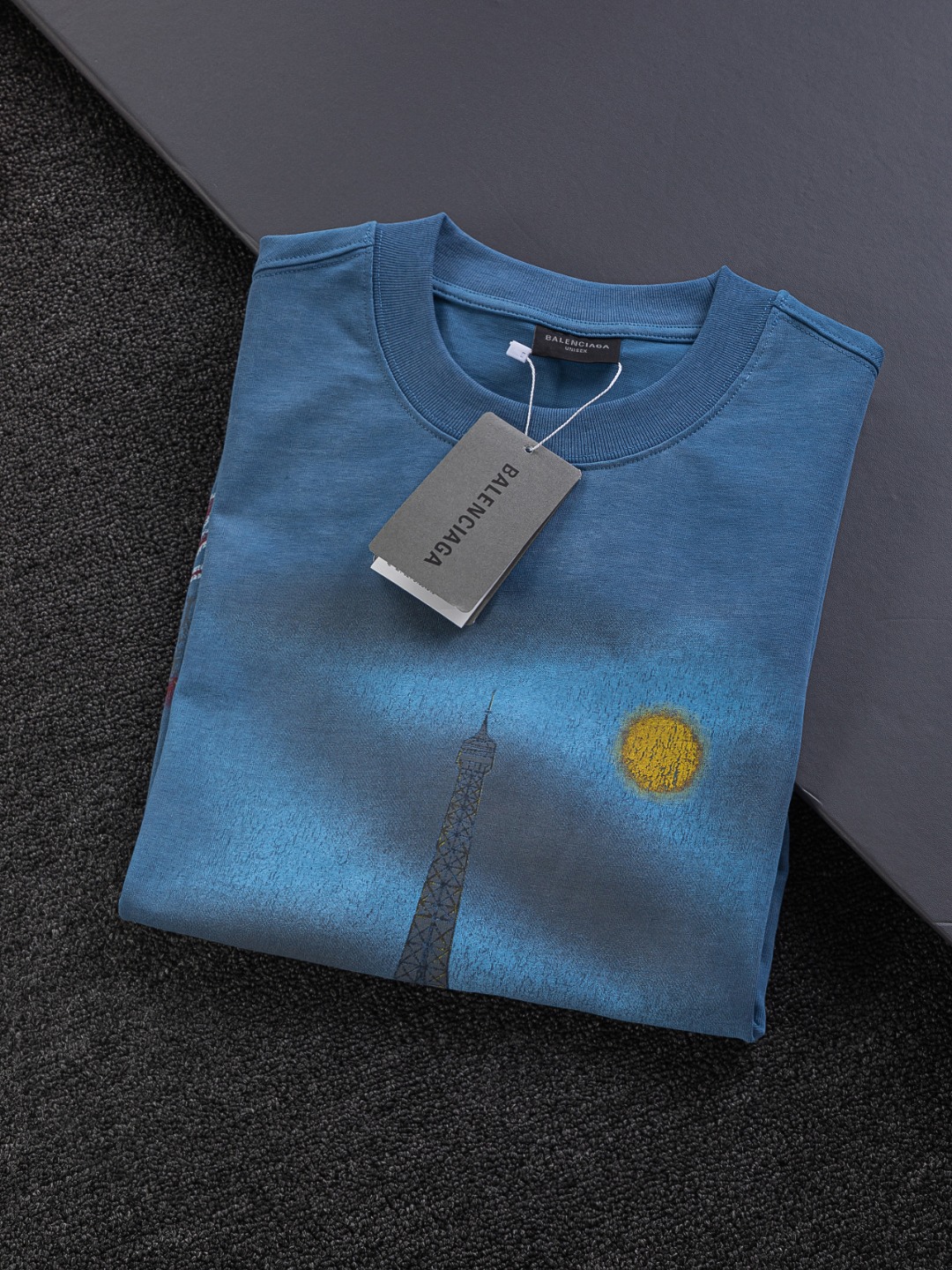 Balenciaga高仿短袖T恤藍色艾菲爾塔印花城市時尚風格款| 13 Balenciaga高仿短袖T恤藍色艾菲爾塔印花城市時尚風格款