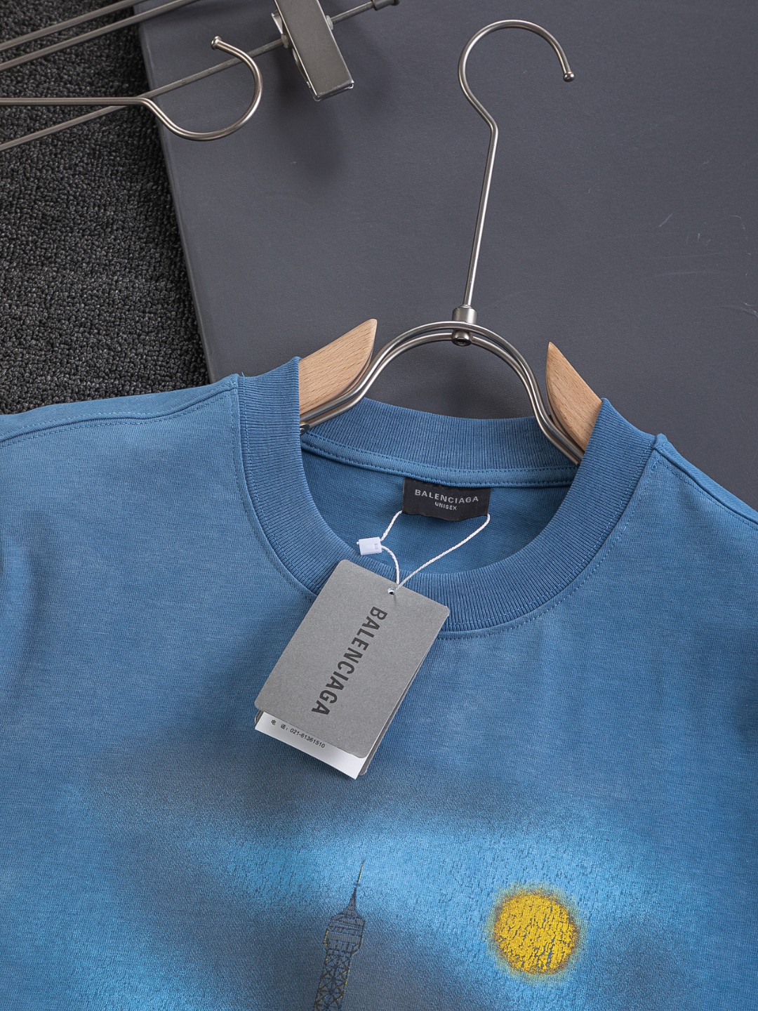 Balenciaga高仿短袖T恤藍色艾菲爾塔印花城市時尚風格款| 12 Balenciaga高仿短袖T恤藍色艾菲爾塔印花城市時尚風格款