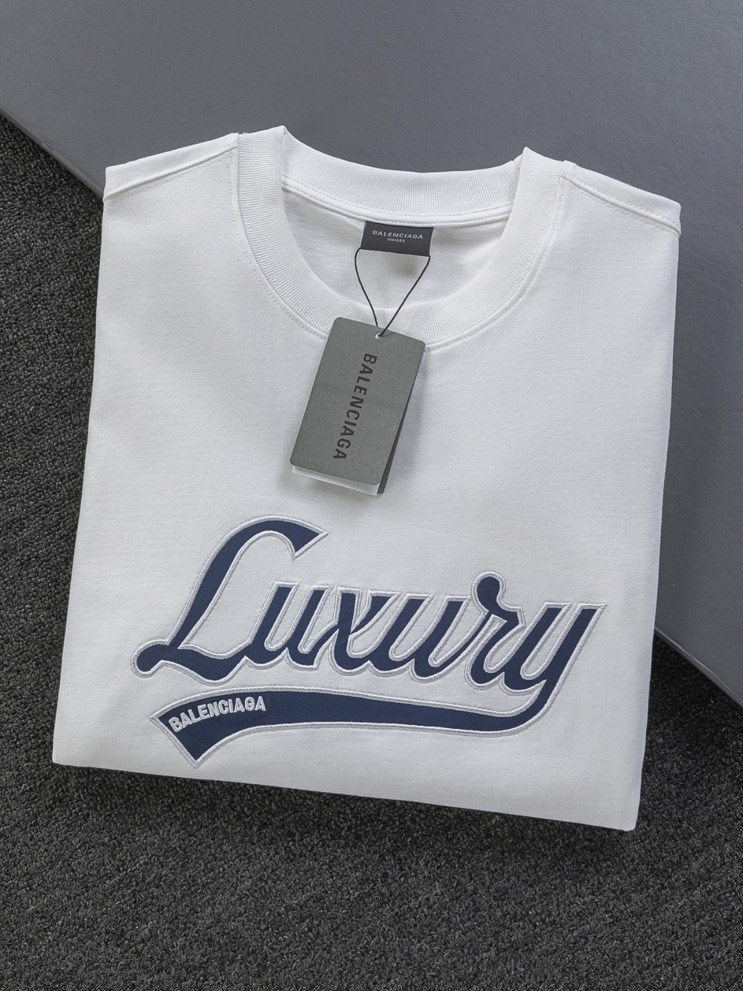 Balenciaga高仿白色短袖T恤Luxury字樣刺繡簡約運動風格| 9 Balenciaga高仿白色短袖T恤Luxury字樣刺繡簡約運動風格