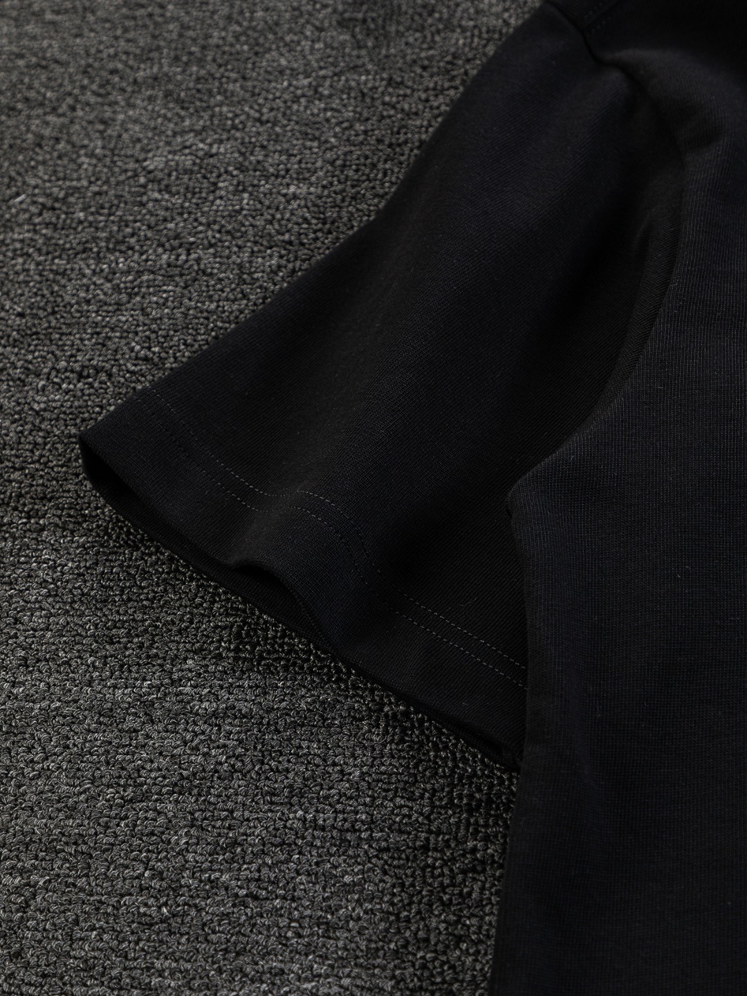 Balenciaga一比一男士黑色短袖T恤徽章風格圖案設計個性款| 16 Balenciaga一比一男士黑色短袖T恤徽章風格圖案設計個性款