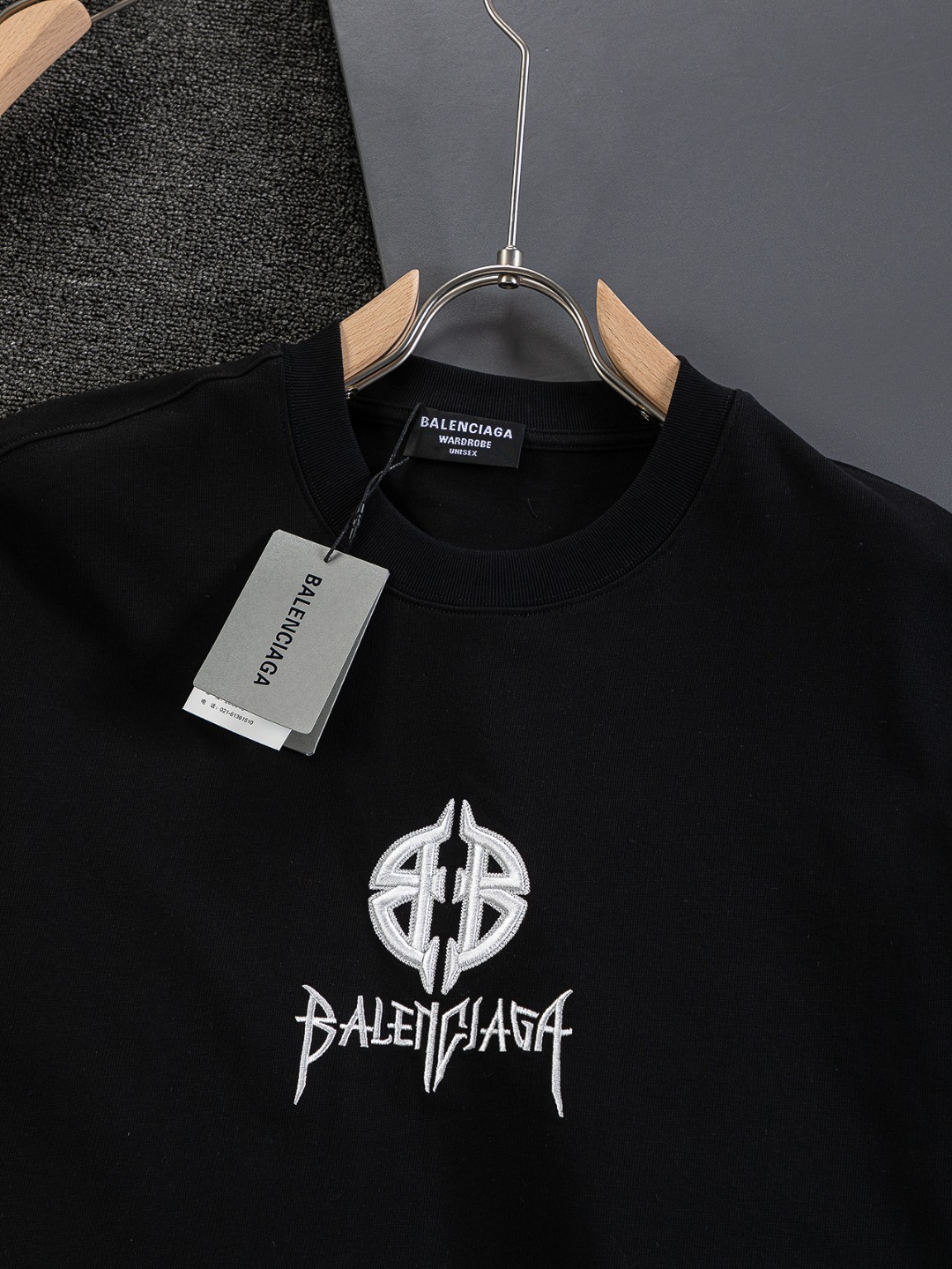Balenciaga一比一男士黑色短袖T恤徽章風格圖案設計個性款| 10 Balenciaga一比一男士黑色短袖T恤徽章風格圖案設計個性款