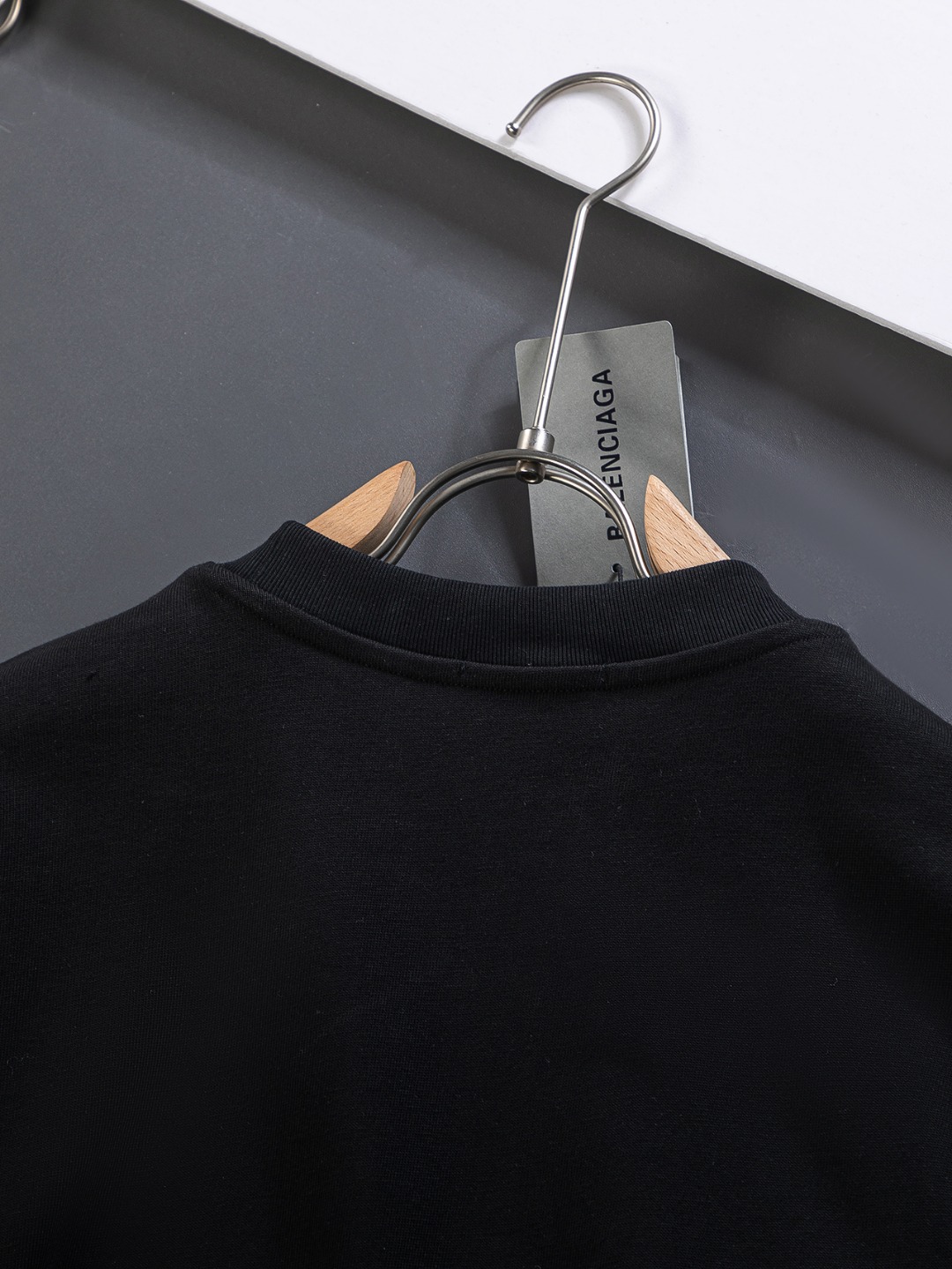 Balenciaga一比一男士黑色短袖T恤徽章風格圖案設計個性款| 9 Balenciaga一比一男士黑色短袖T恤徽章風格圖案設計個性款