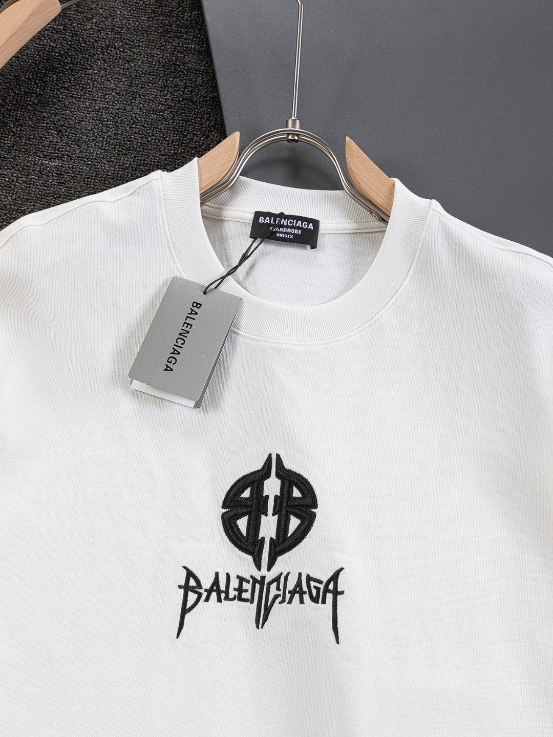 Balenciaga原單白色短袖T恤黑色徽章字樣設計簡約個性風| 12 Balenciaga原單白色短袖T恤黑色徽章字樣設計簡約個性風