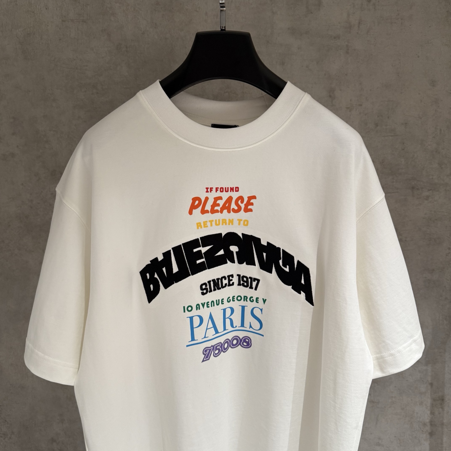 Balenciaga高仿男士短袖T恤字母拼圖印花巴黎主題設計| 12 Balenciaga高仿男士短袖T恤字母拼圖印花巴黎主題設計