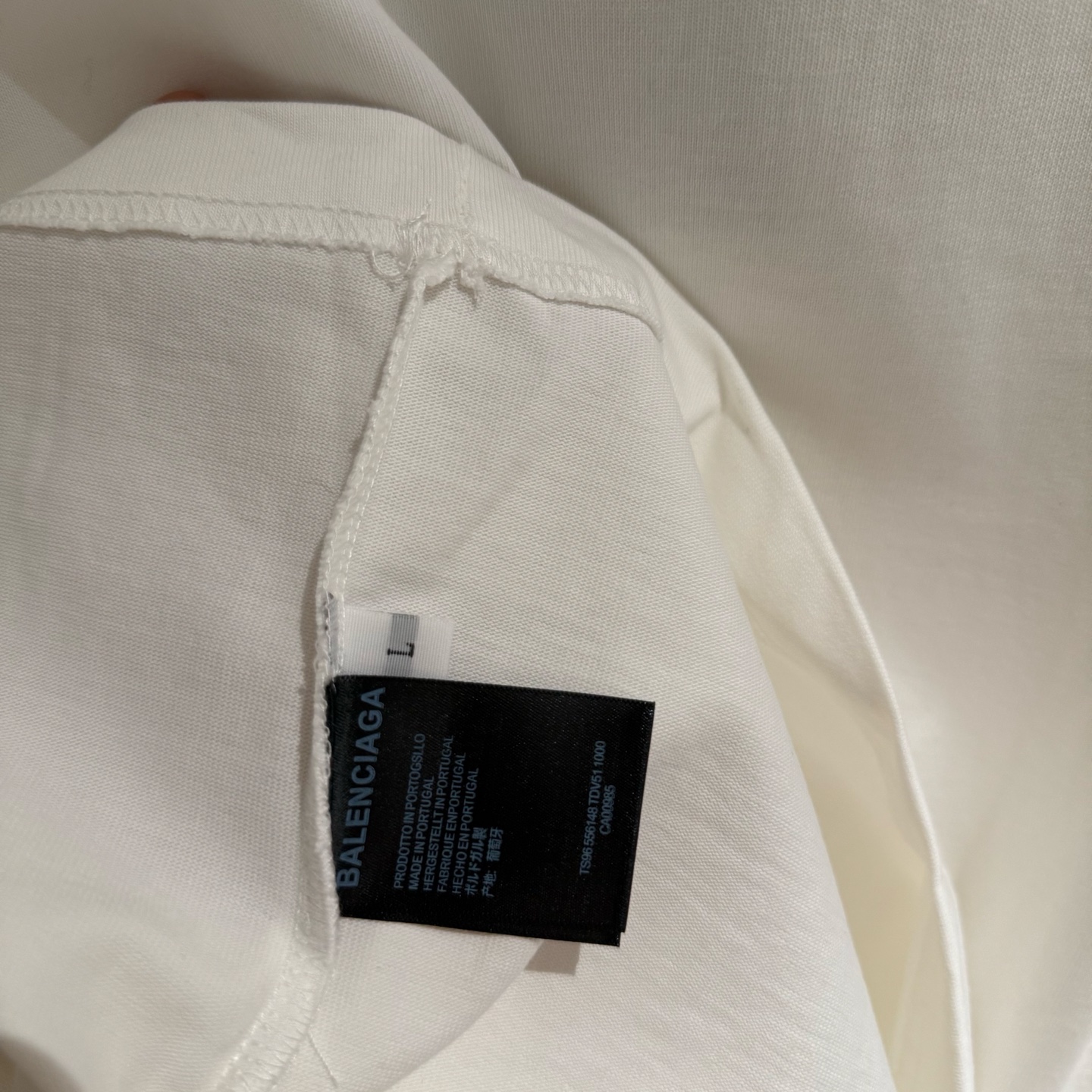 Balenciaga高仿男士短袖T恤字母拼圖印花巴黎主題設計| 8 Balenciaga高仿男士短袖T恤字母拼圖印花巴黎主題設計