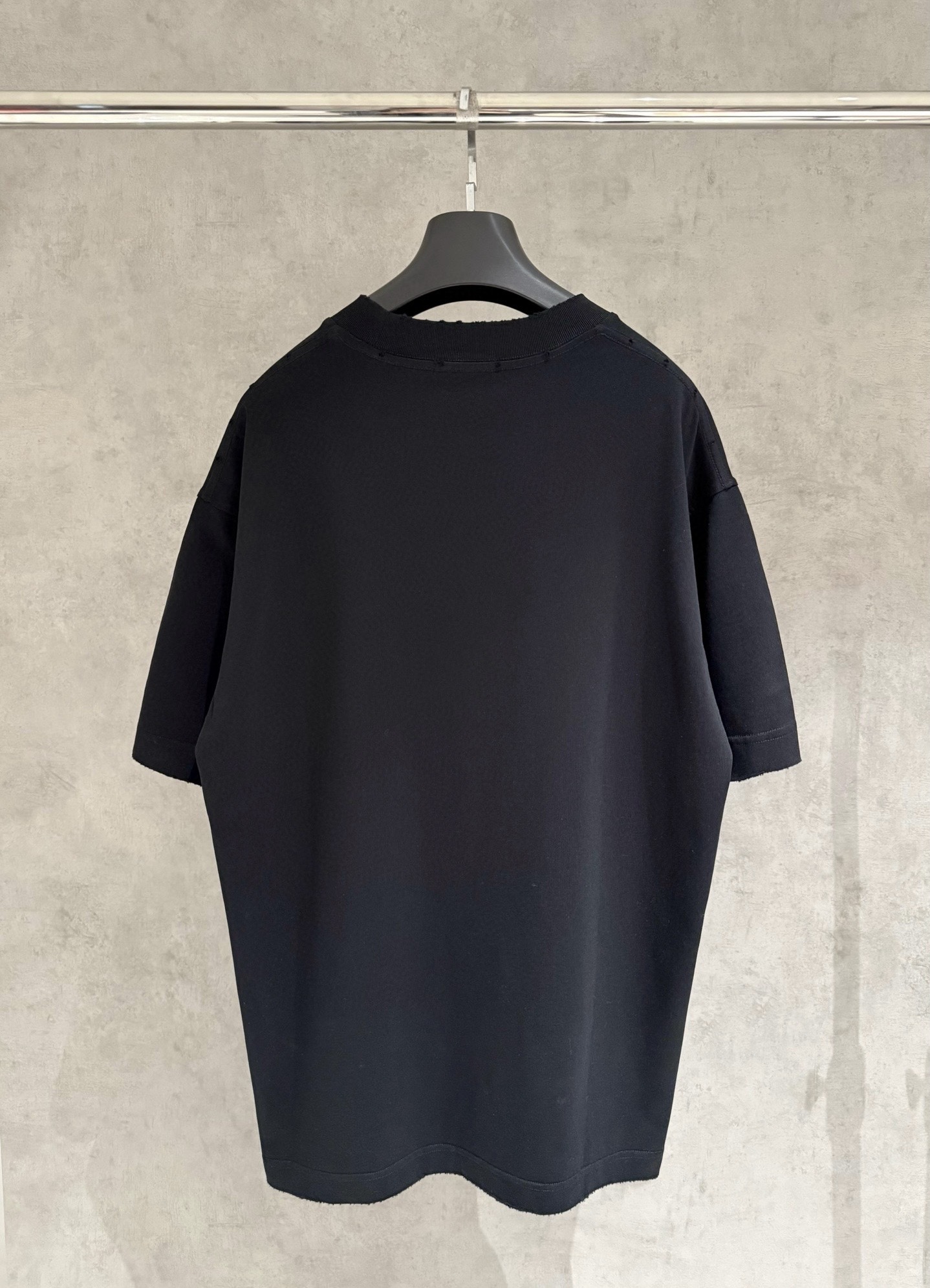Balenciaga原單黑色短袖T恤巴黎字樣彩色排版印花設計款| 13 Balenciaga原單黑色短袖T恤巴黎字樣彩色排版印花設計款
