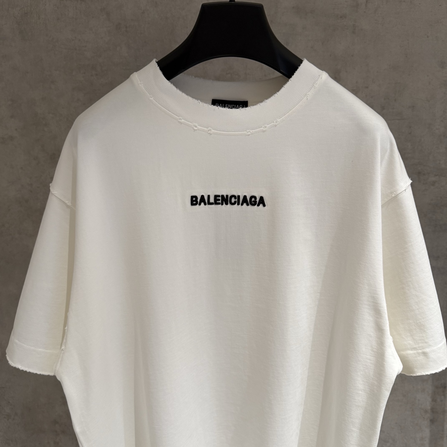 BalenciagaA貨白色短袖T恤黑色字樣LOGO百搭極簡設計| 13 BalenciagaA貨白色短袖T恤黑色字樣LOGO百搭極簡設計