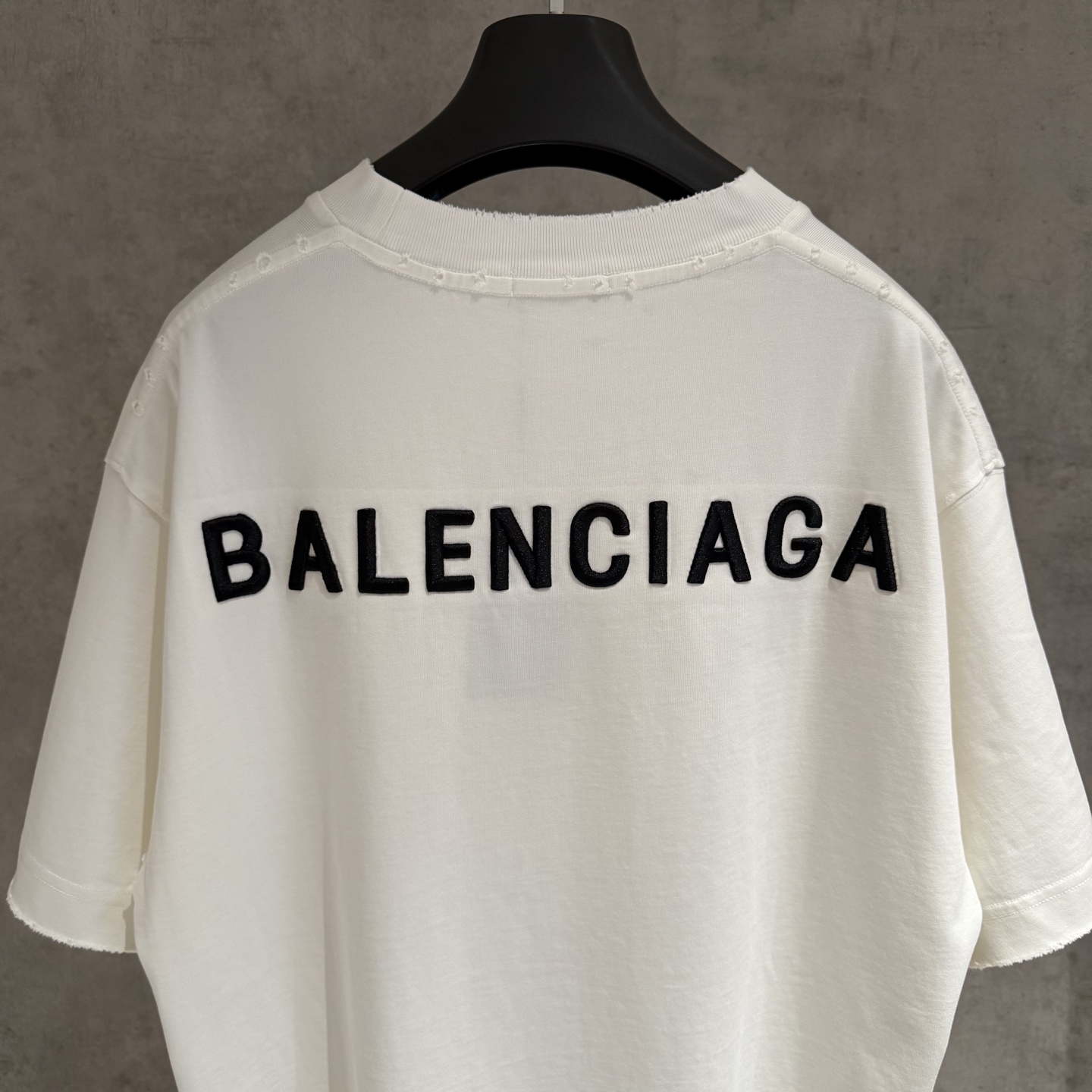BalenciagaA貨白色短袖T恤黑色字樣LOGO百搭極簡設計| 12 BalenciagaA貨白色短袖T恤黑色字樣LOGO百搭極簡設計