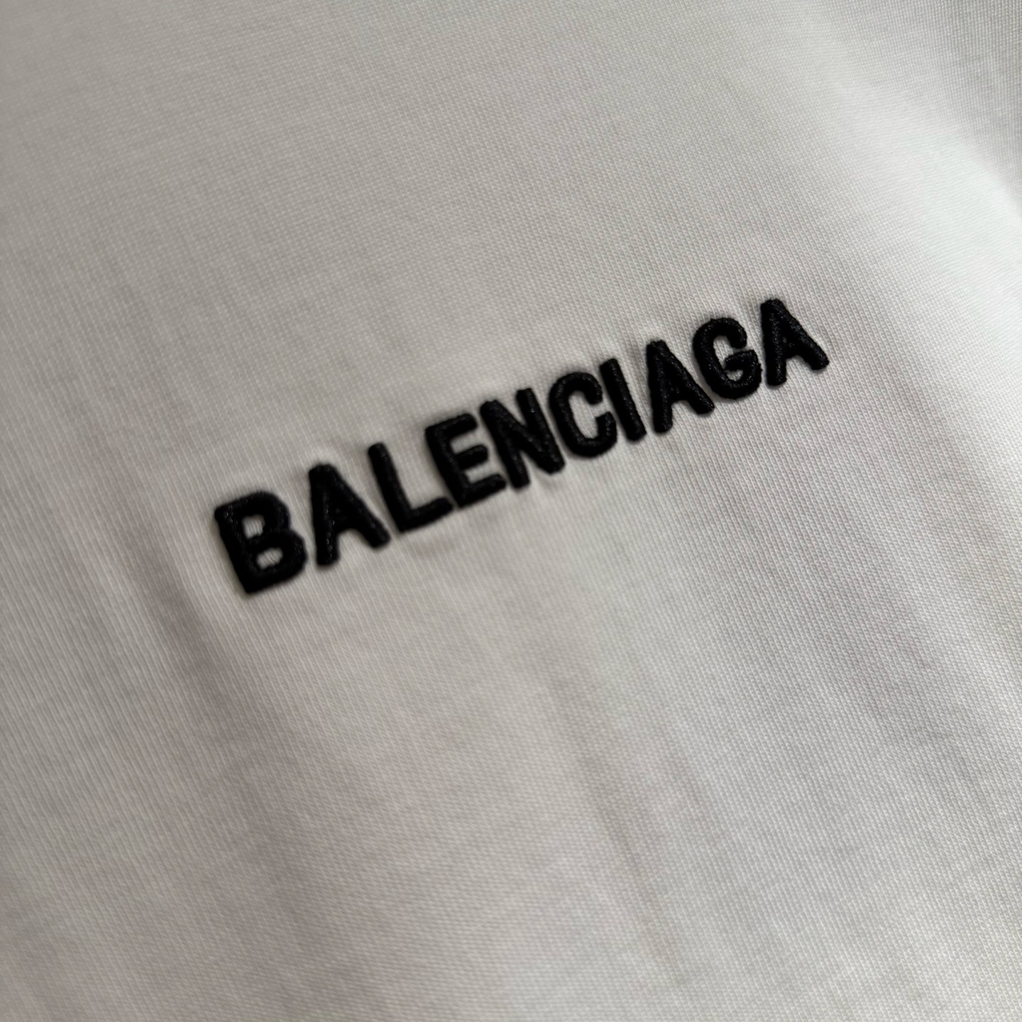 BalenciagaA貨白色短袖T恤黑色字樣LOGO百搭極簡設計| 10 BalenciagaA貨白色短袖T恤黑色字樣LOGO百搭極簡設計