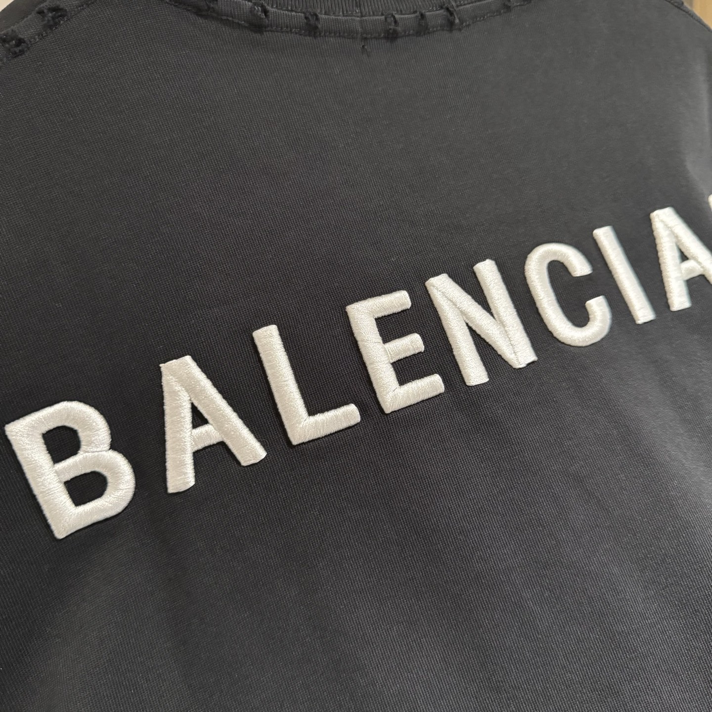 Balenciaga一比一黑色短袖T恤白色刺繡LOGO設計經典款| 9 Balenciaga一比一黑色短袖T恤白色刺繡LOGO設計經典款