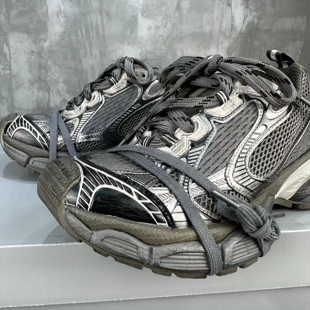 Balenciaga 高仿男士運動鞋黑銀配色設計感十足爆款潮履|超A仿原單精品圖片 10 Balenciaga 高仿男士運動鞋黑銀配色設計感十足爆款潮履|歐美奢侈品精品推薦
