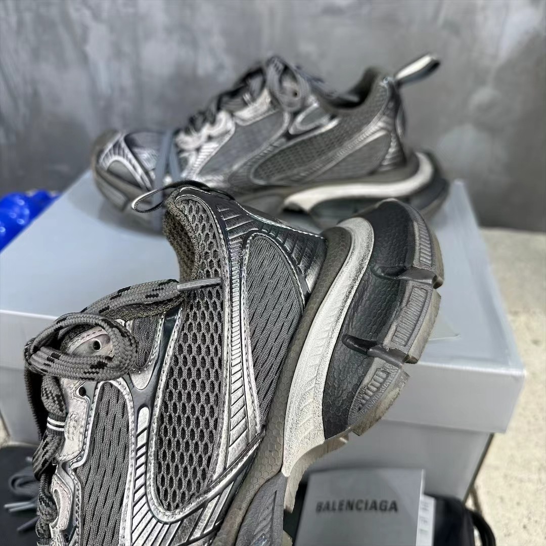 Balenciaga 高仿男士運動鞋黑銀配色設計感十足爆款潮履|超A仿原單精品圖片 9 Balenciaga 高仿男士運動鞋黑銀配色設計感十足爆款潮履|歐美奢侈品精品推薦