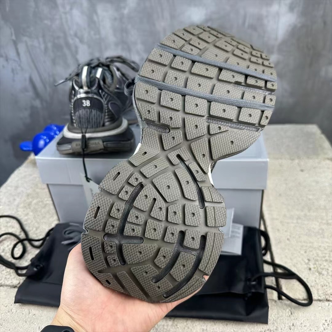 Balenciaga 高仿男士運動鞋黑銀配色設計感十足爆款潮履|超A仿原單精品圖片 7 Balenciaga 高仿男士運動鞋黑銀配色設計感十足爆款潮履|歐美奢侈品精品推薦