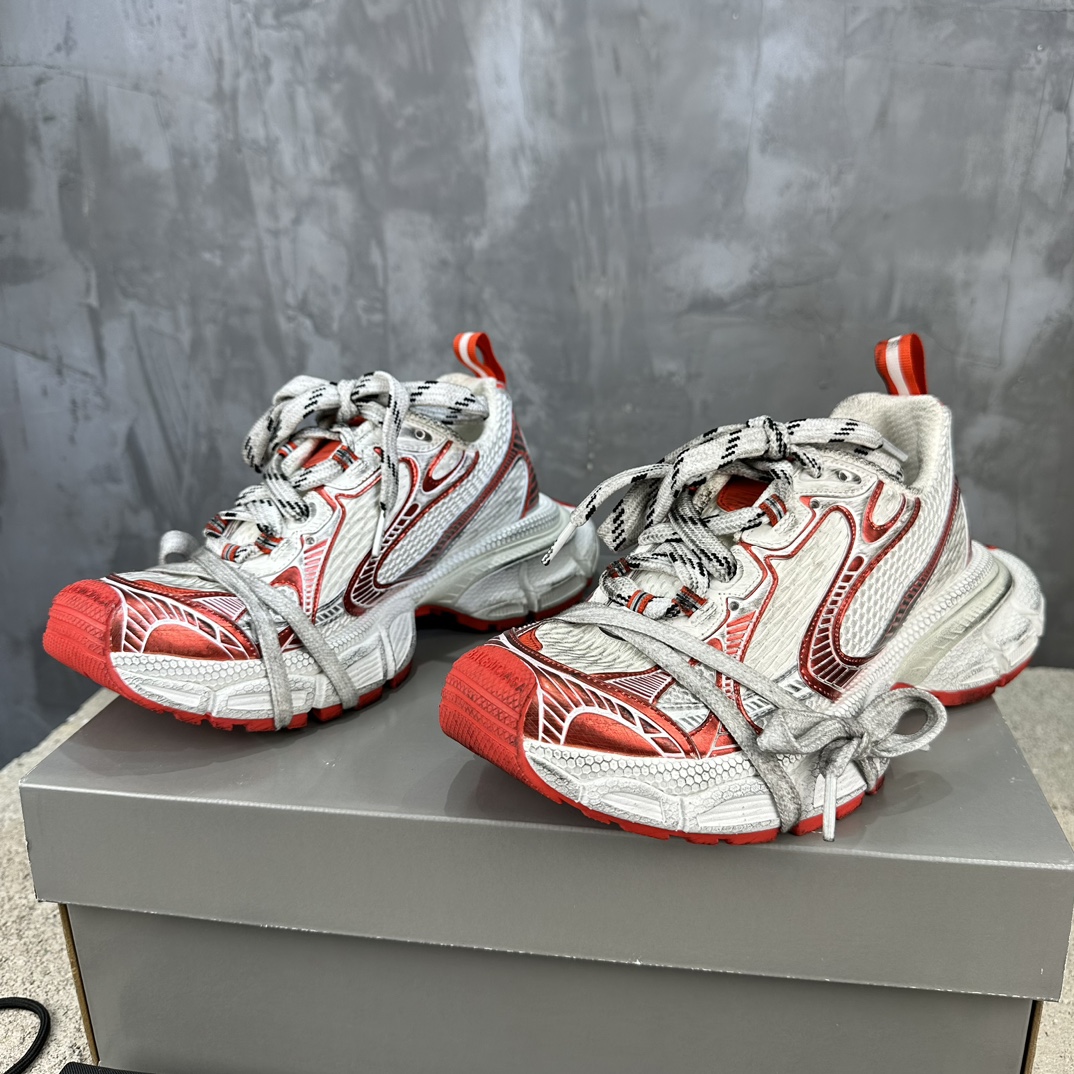 Balenciaga 精品仿製白紅老爹鞋男女款運動休閒混搭|超A仿原單精品圖片 13 Balenciaga 精品仿製白紅老爹鞋男女款運動休閒混搭|歐美奢侈品精品推薦