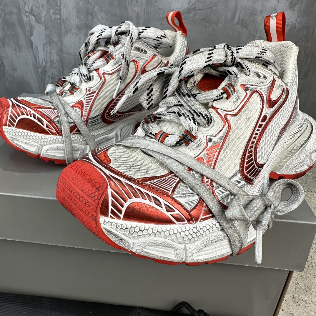 Balenciaga 精品仿製白紅老爹鞋男女款運動休閒混搭|超A仿原單精品圖片 10 Balenciaga 精品仿製白紅老爹鞋男女款運動休閒混搭|歐美奢侈品精品推薦