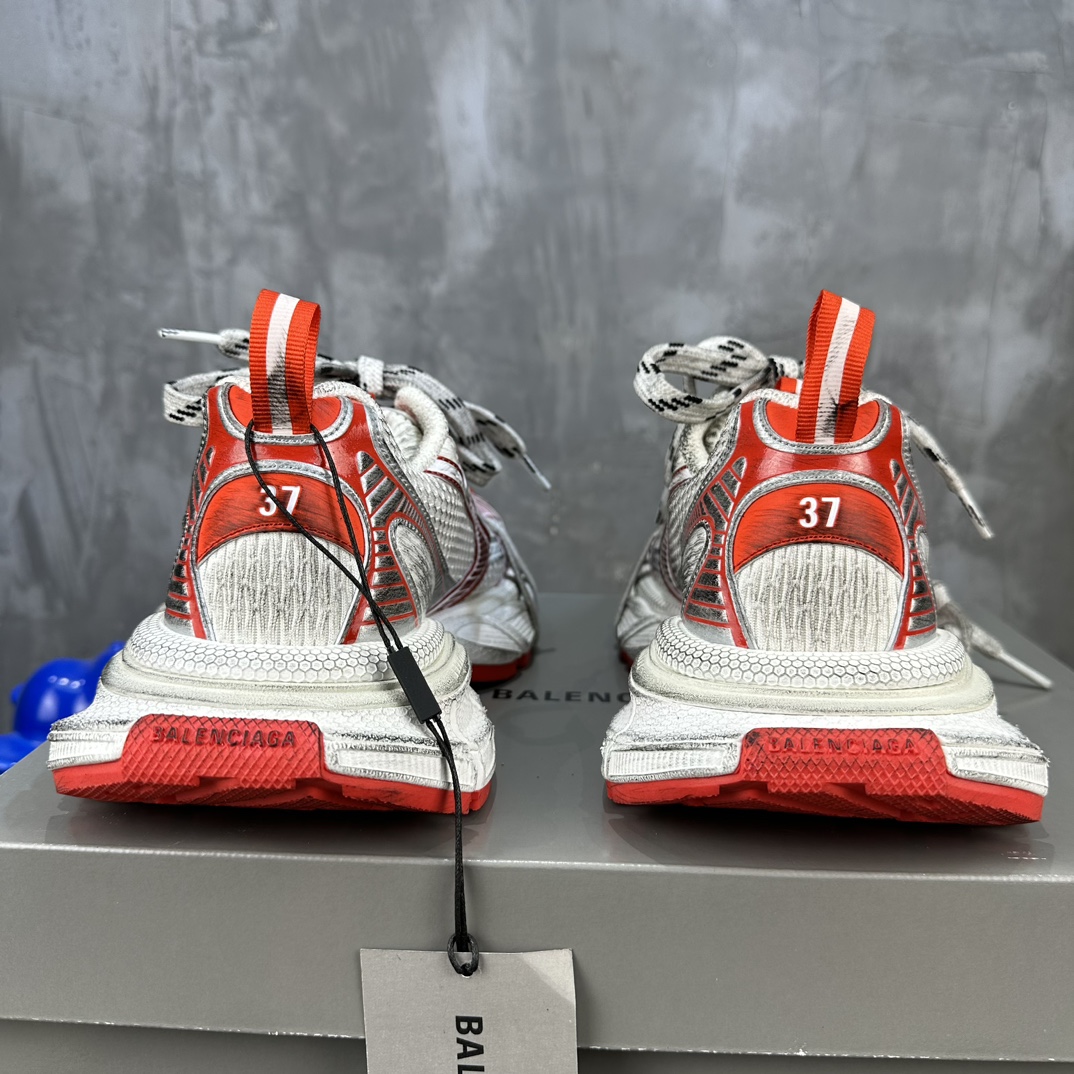 Balenciaga 精品仿製白紅老爹鞋男女款運動休閒混搭|超A仿原單精品圖片 8 Balenciaga 精品仿製白紅老爹鞋男女款運動休閒混搭|歐美奢侈品精品推薦