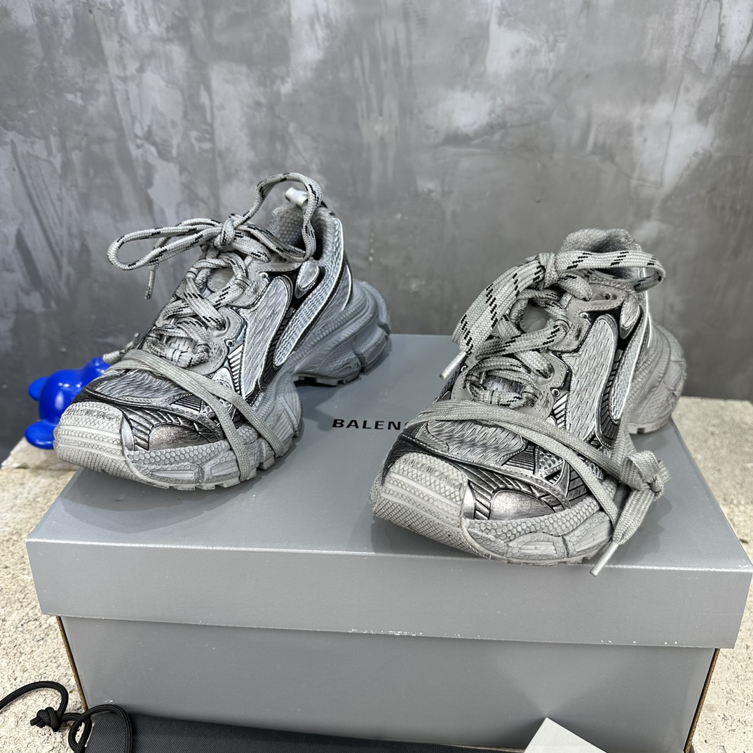 Balenciaga 高仿深灰老爹鞋設計沉穩經典運動風|超A仿原單精品圖片 13 Balenciaga 高仿深灰老爹鞋設計沉穩經典運動風|歐美奢侈品精品推薦