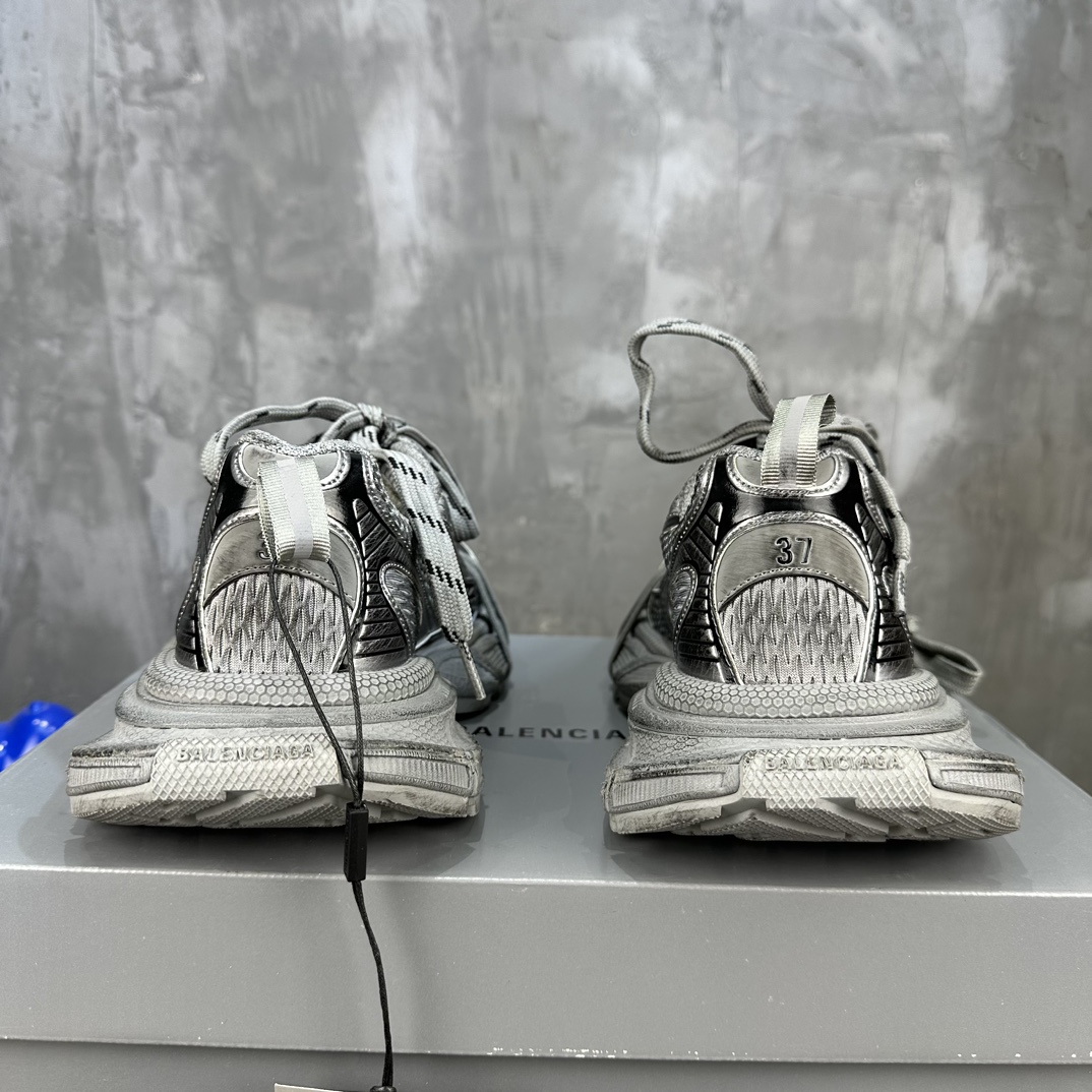Balenciaga 高仿深灰老爹鞋設計沉穩經典運動風|超A仿原單精品圖片 8 Balenciaga 高仿深灰老爹鞋設計沉穩經典運動風|歐美奢侈品精品推薦
