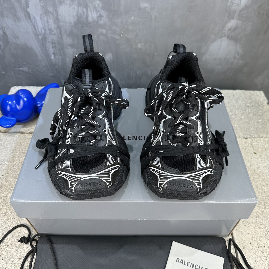 Balenciaga 高仿黑白老爹鞋運動感線條設計感十足