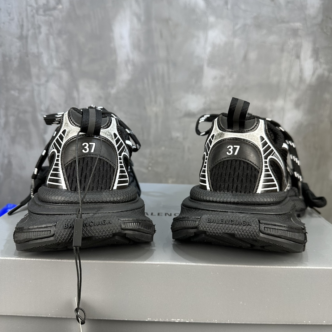 Balenciaga 高仿黑白老爹鞋運動感線條設計感十足|超A仿原單精品圖片 8 Balenciaga 高仿黑白老爹鞋運動感線條設計感十足|歐美奢侈品精品推薦