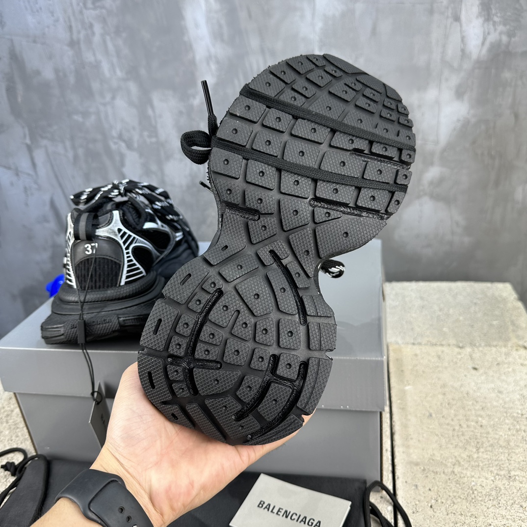 Balenciaga 高仿黑白老爹鞋運動感線條設計感十足|超A仿原單精品圖片 7 Balenciaga 高仿黑白老爹鞋運動感線條設計感十足|歐美奢侈品精品推薦
