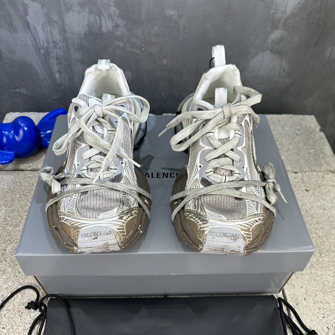 Balenciaga 一比一卡其灰老爹鞋拼接設計休閒風必備