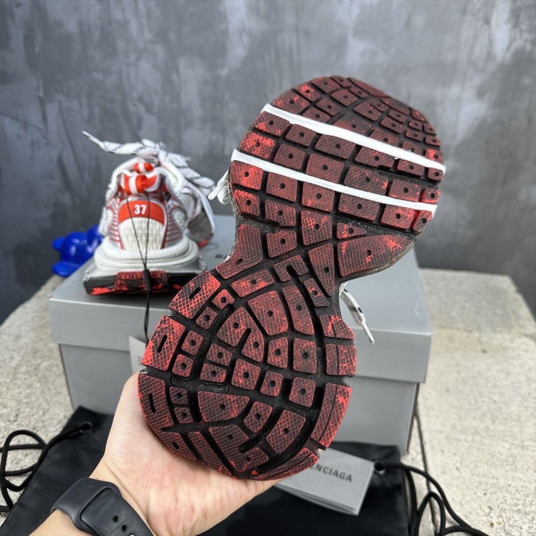 Balenciaga 高仿白紅咖老爹鞋撞色設計潮感街頭首選|超A仿原單精品圖片 7 Balenciaga 高仿白紅咖老爹鞋撞色設計潮感街頭首選|歐美奢侈品精品推薦