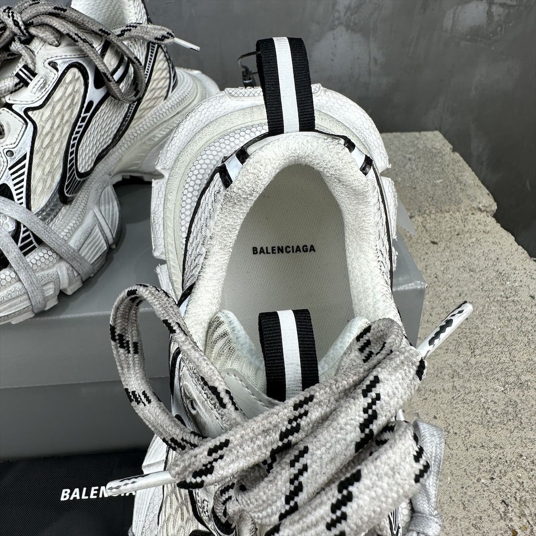 Balenciaga 高仿白黑老爹鞋立體線條拼接科技感十足｜歐美奢侈品精品推薦