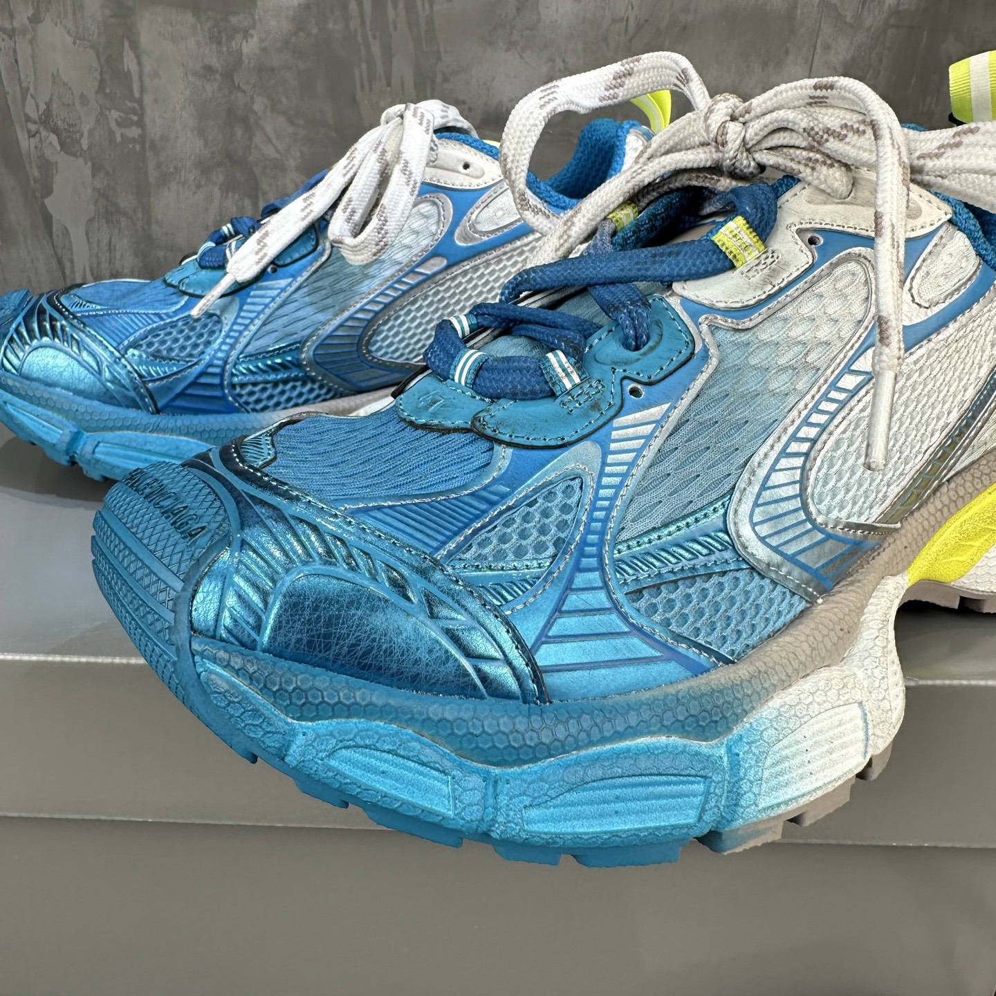 Balenciaga A貨天空藍老爹鞋青春感配色搶眼吸睛| 10 Balenciaga A貨天空藍老爹鞋青春感配色搶眼吸睛