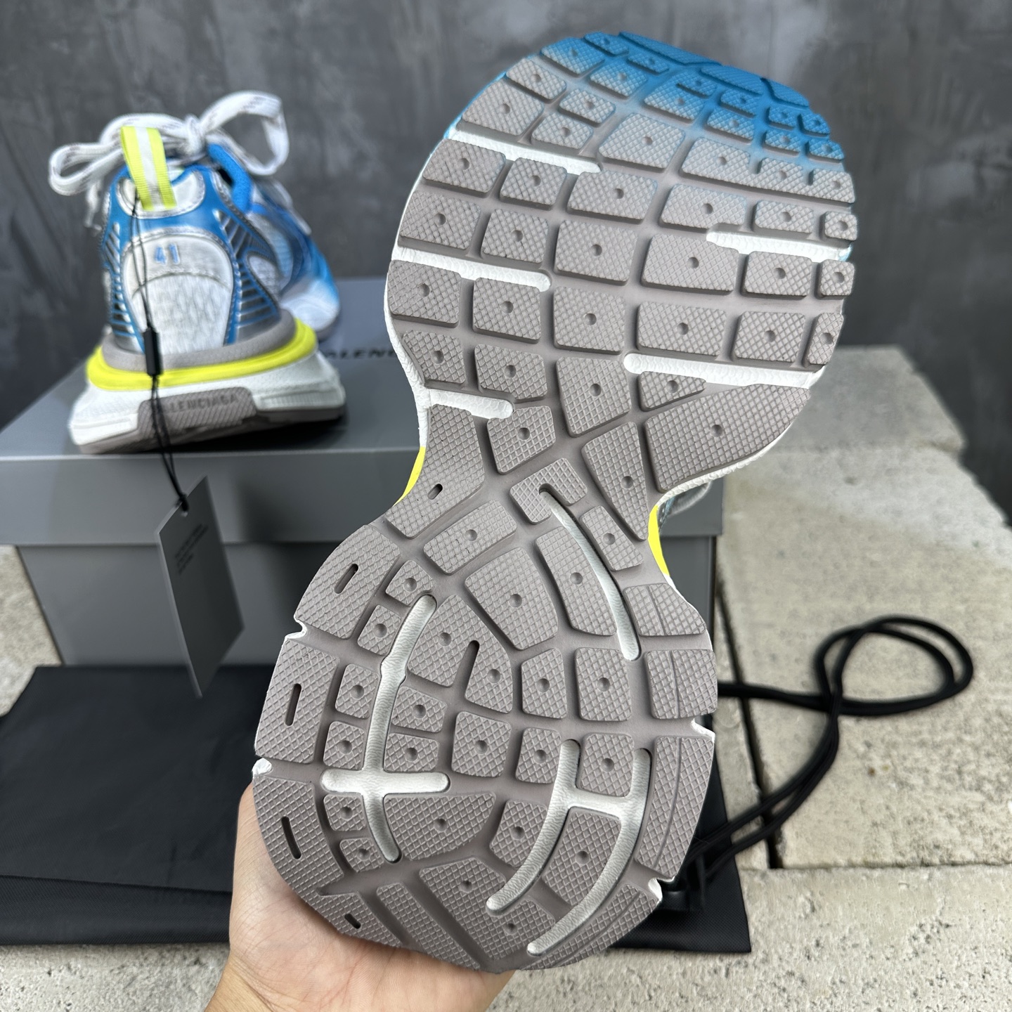 Balenciaga A貨天空藍老爹鞋青春感配色搶眼吸睛| 7 Balenciaga A貨天空藍老爹鞋青春感配色搶眼吸睛