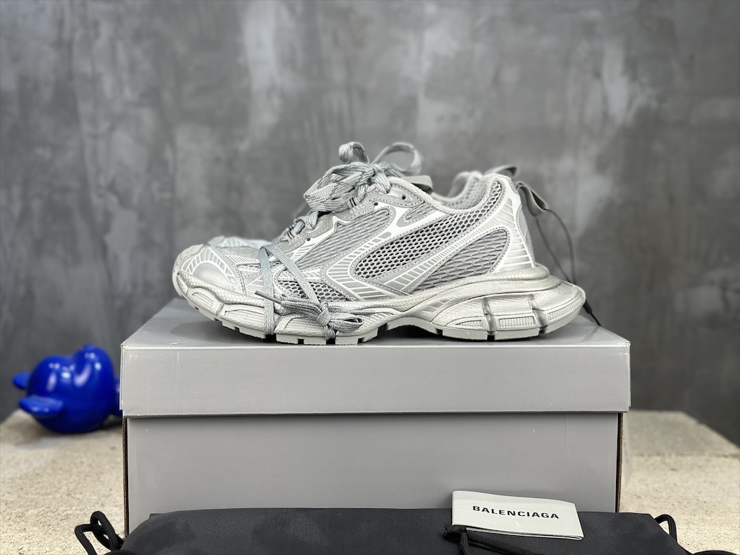 Balenciaga 高仿銀灰老爹鞋全灰層次造型感滿分｜歐美奢侈品精品推薦