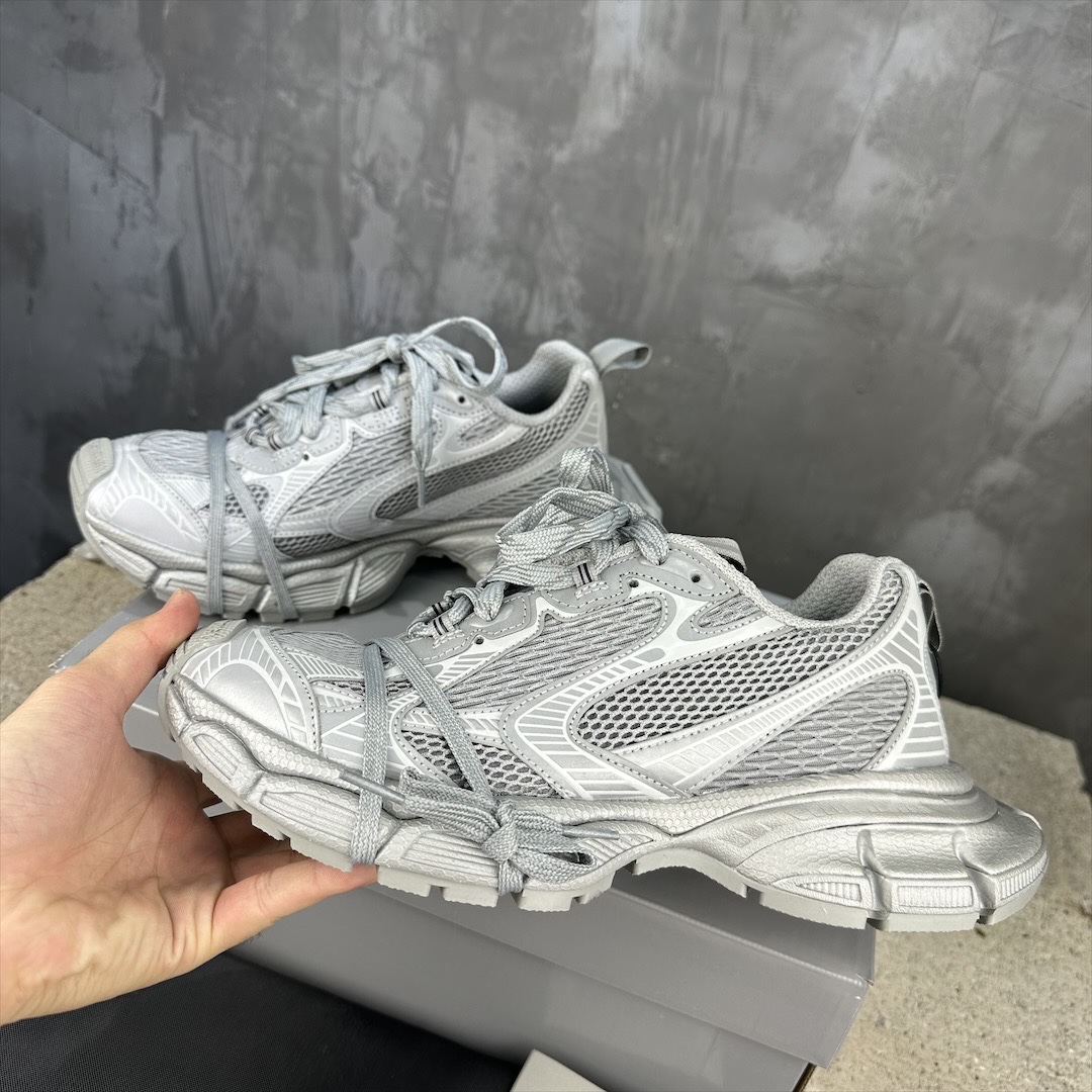 Balenciaga 高仿銀灰老爹鞋全灰層次造型感滿分｜歐美奢侈品精品推薦