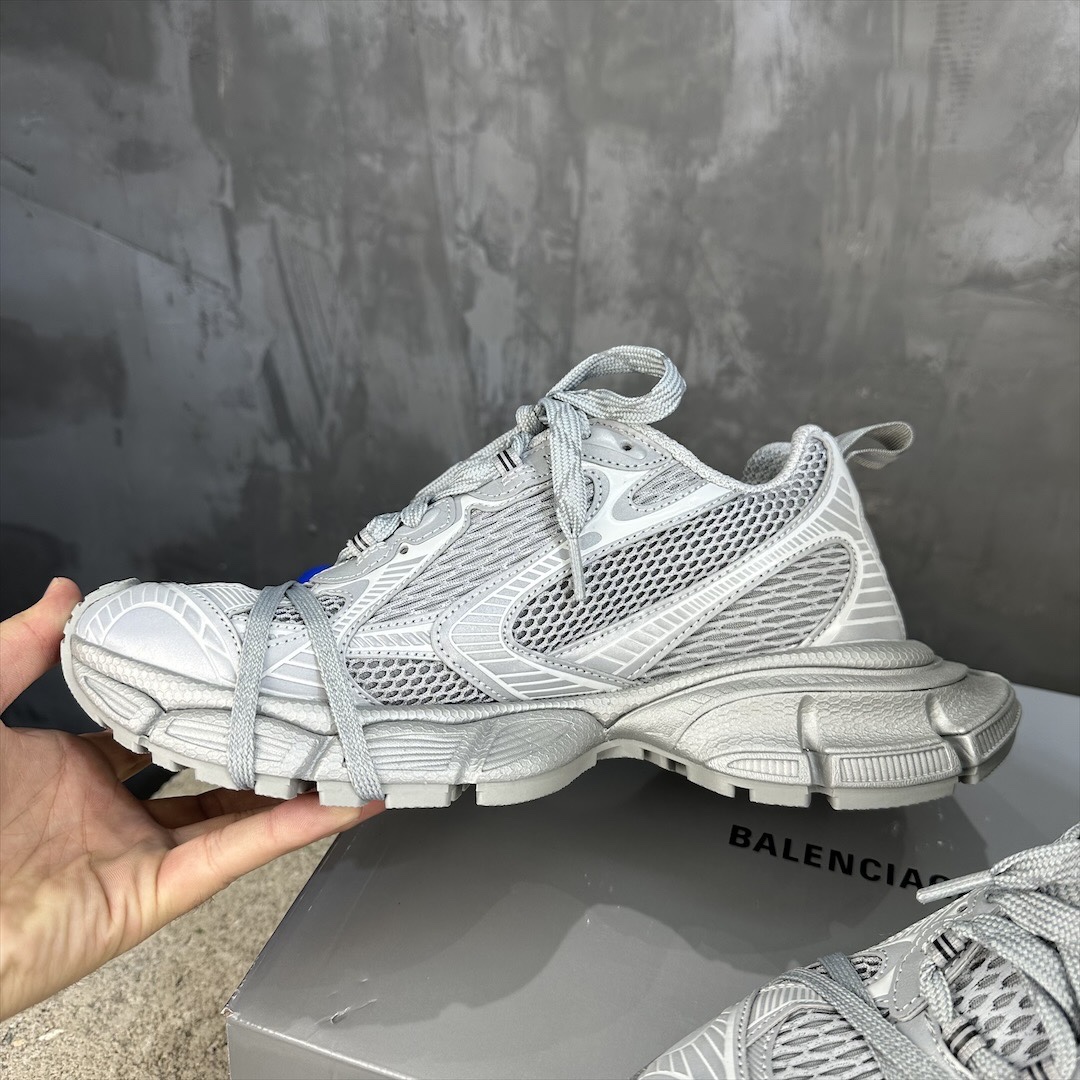 Balenciaga 高仿銀灰老爹鞋全灰層次造型感滿分｜歐美奢侈品精品推薦