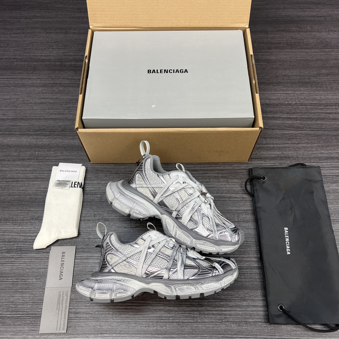 Balenciaga 原單全銀老爹鞋金屬感設計時尚未來感滿分| 10 Balenciaga 原單全銀老爹鞋金屬感設計時尚未來感滿分