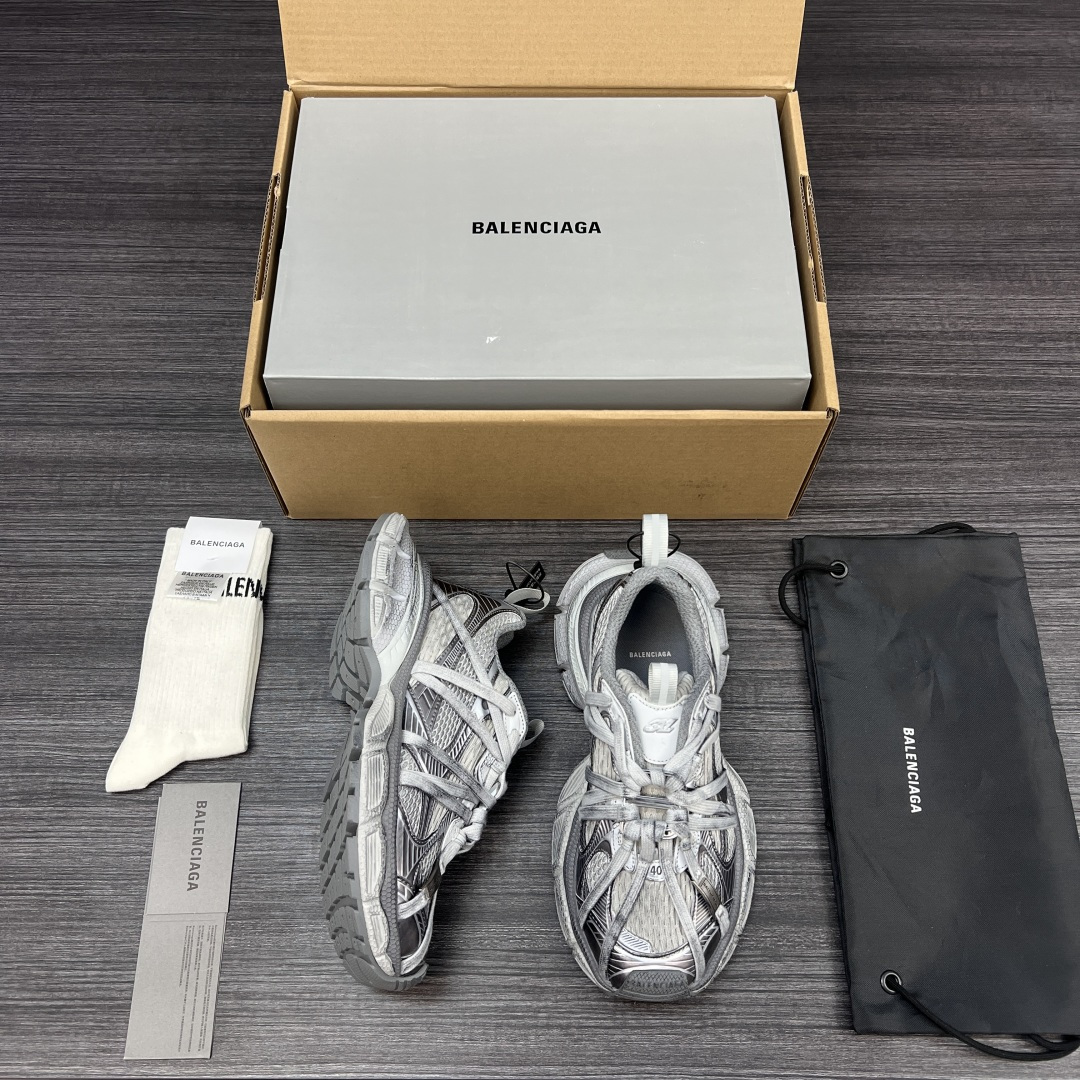 Balenciaga 原單全銀老爹鞋金屬感設計時尚未來感滿分| 9 Balenciaga 原單全銀老爹鞋金屬感設計時尚未來感滿分