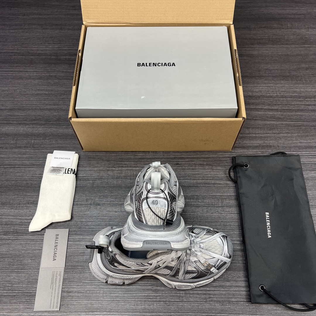 Balenciaga 原單全銀老爹鞋金屬感設計時尚未來感滿分| 8 Balenciaga 原單全銀老爹鞋金屬感設計時尚未來感滿分